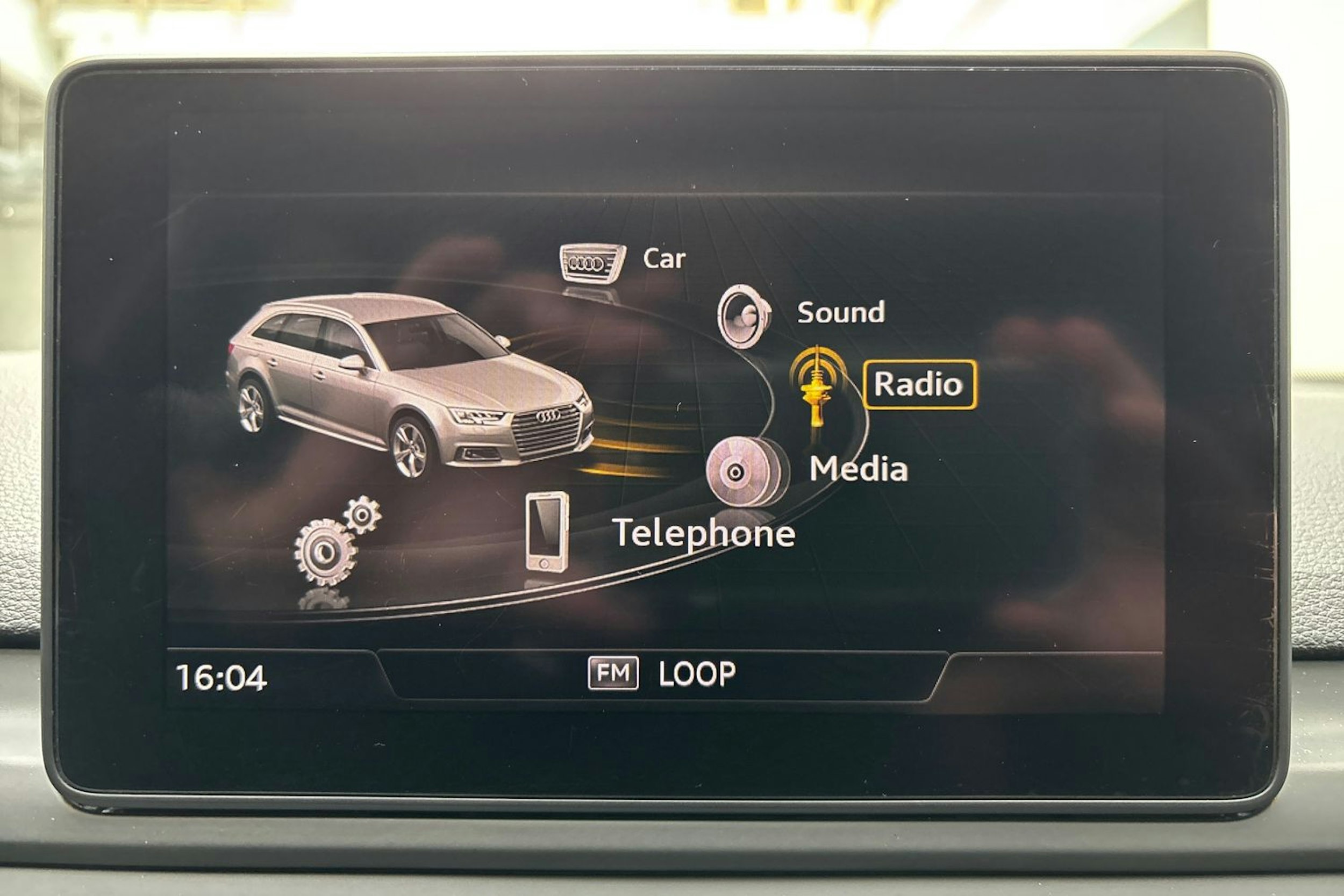 met. sininen Audi A4 2017 kuva 19.