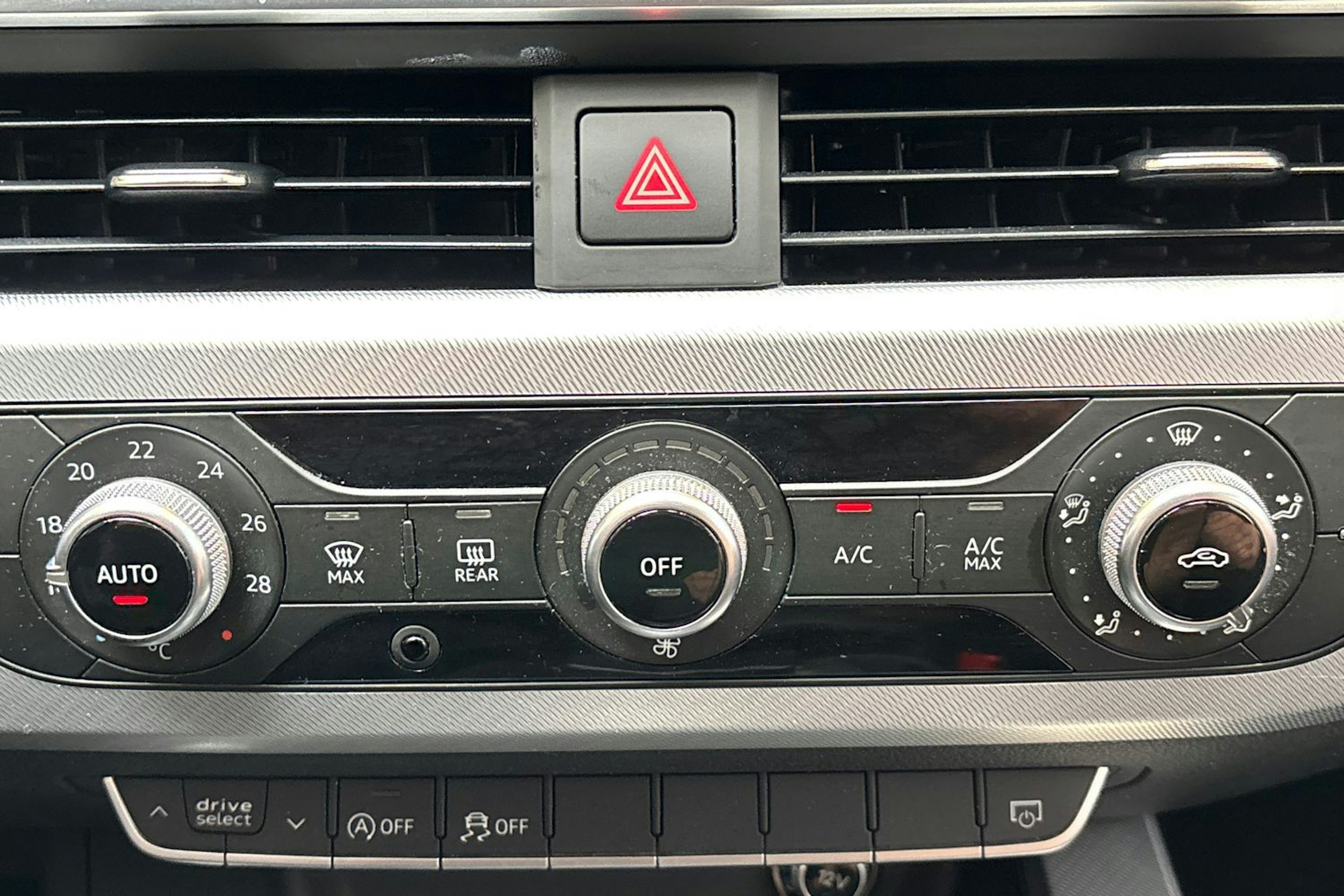 met. sininen Audi A4 2017 kuva 21.