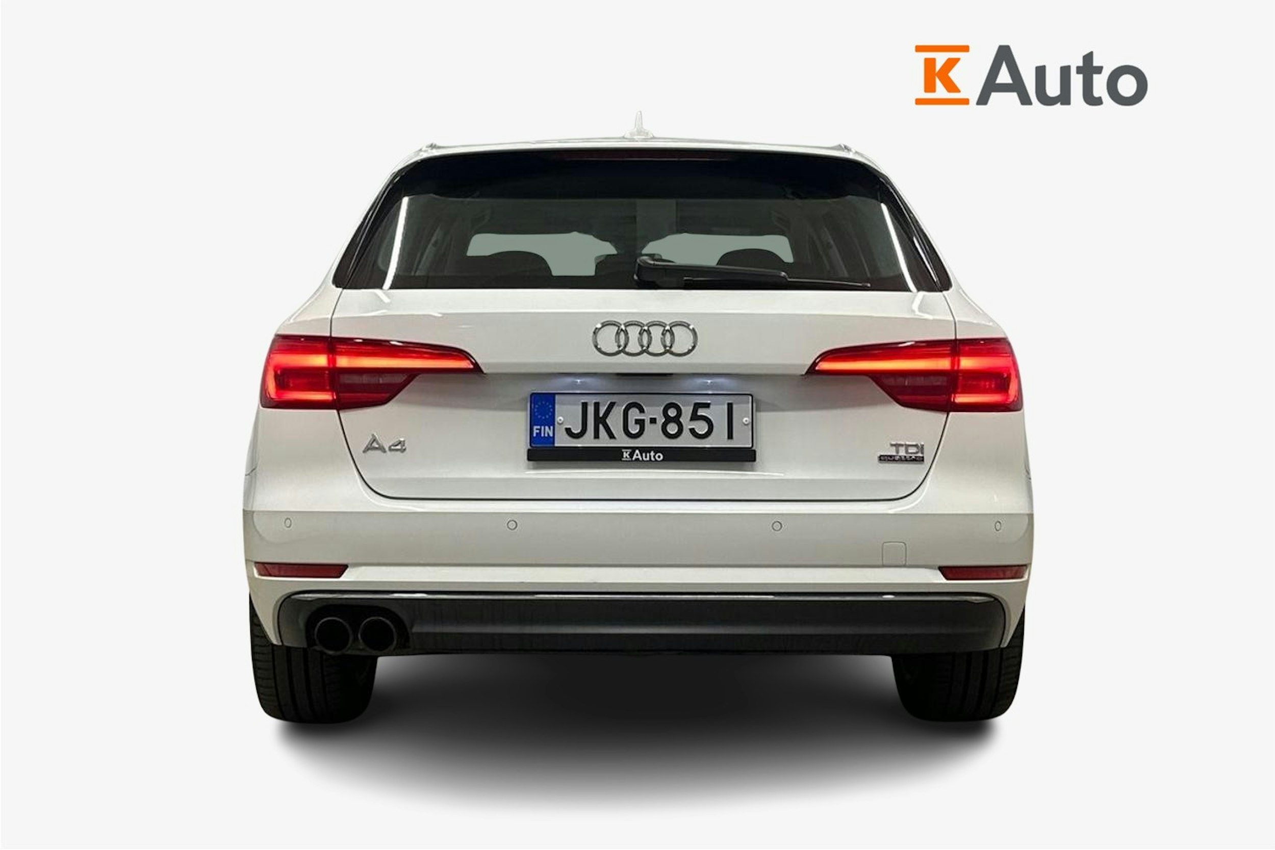 valkoinen Audi A4 2017 kuva 3.