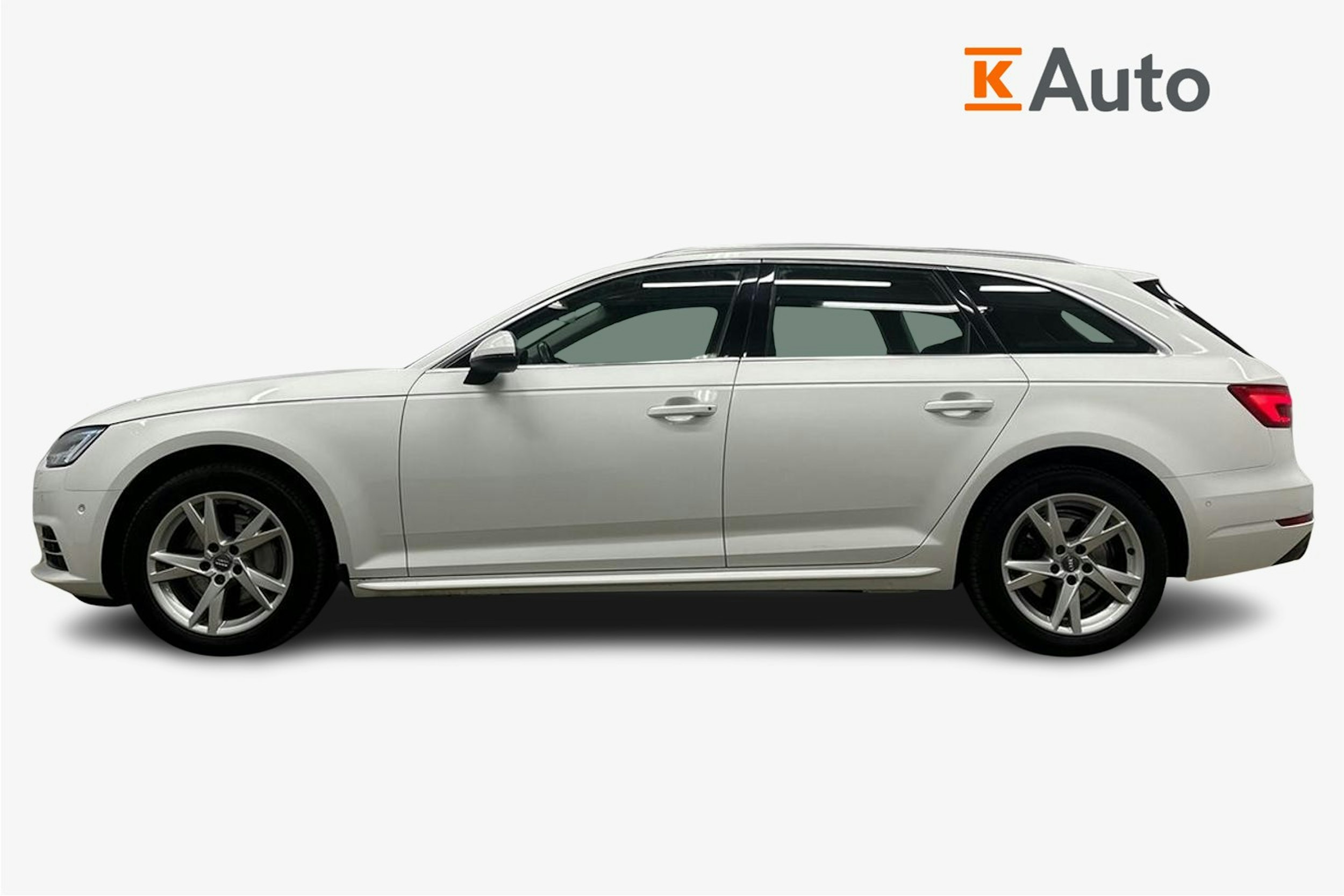 valkoinen Audi A4 2017 kuva 6.