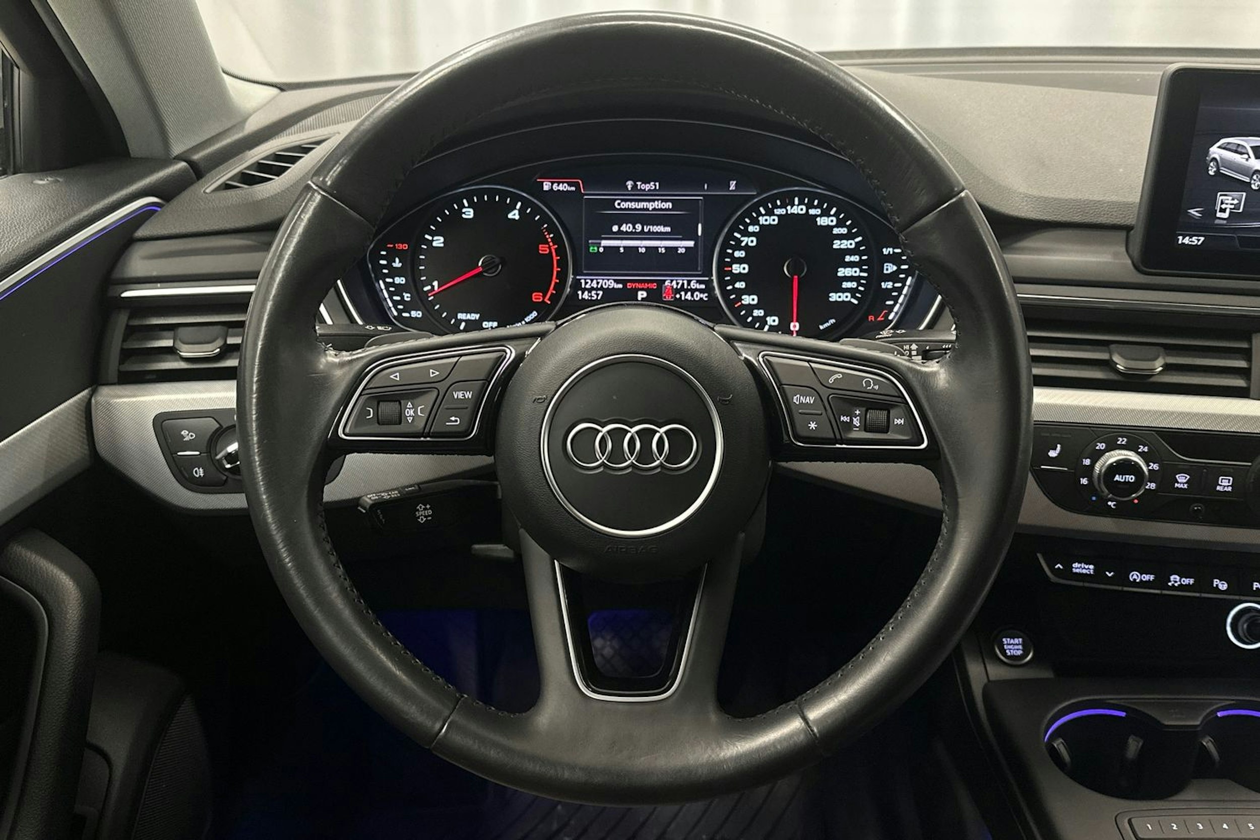 valkoinen Audi A4 2017 kuva 14.
