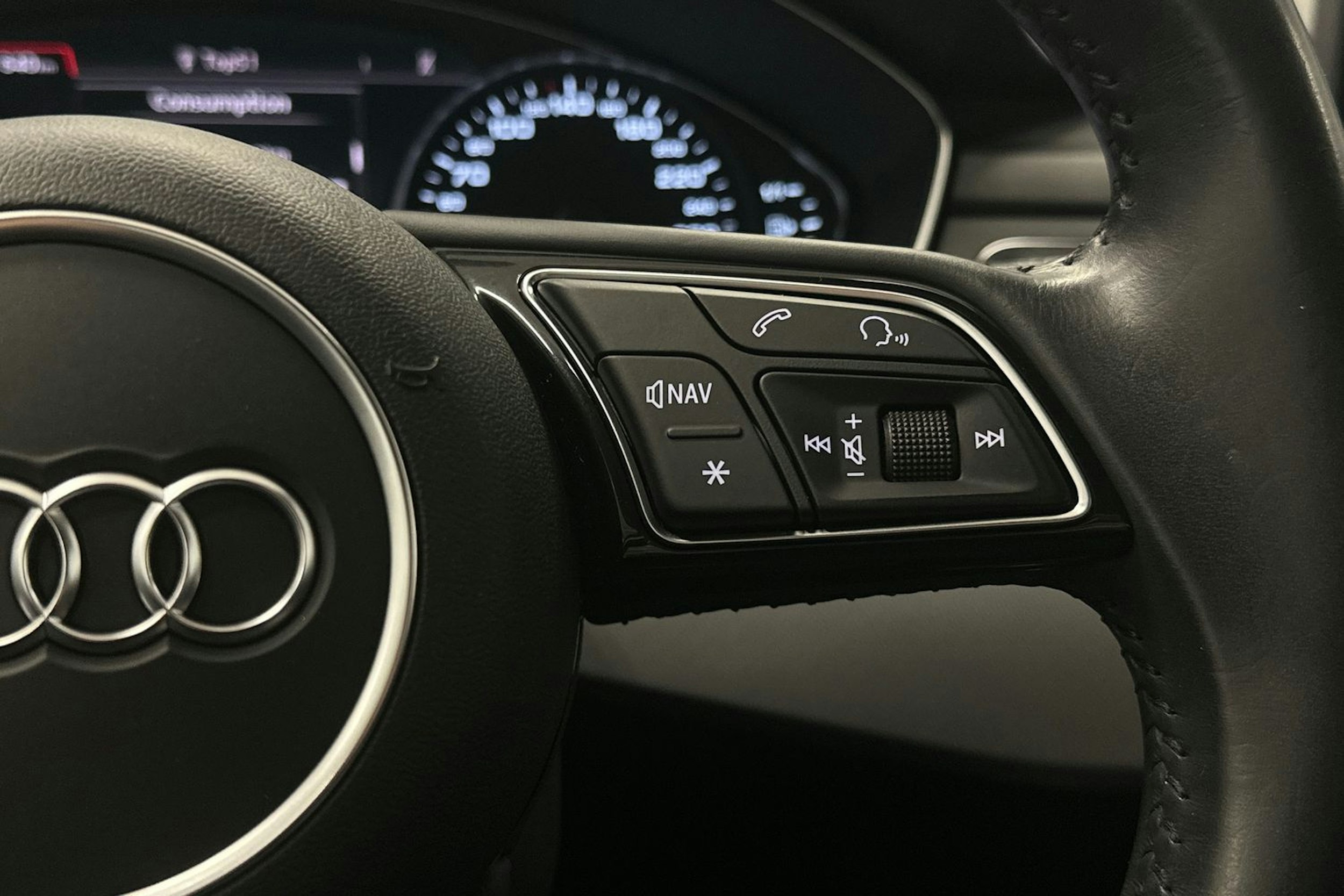 valkoinen Audi A4 2017 kuva 19.