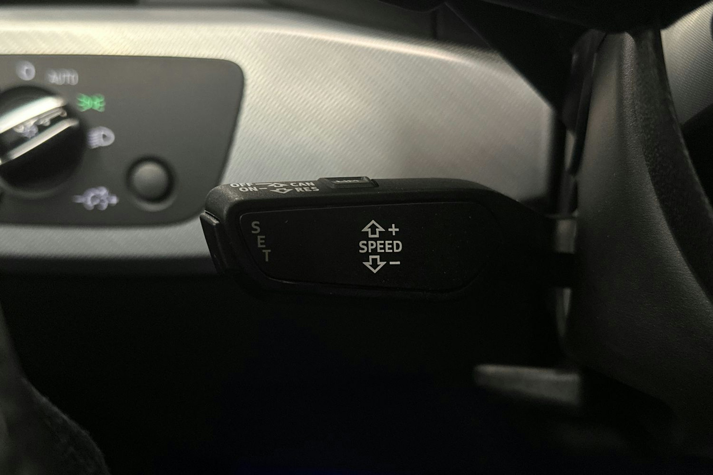valkoinen Audi A4 2017 kuva 20.