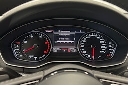 valkoinen Audi A4 2017 kuva 28.