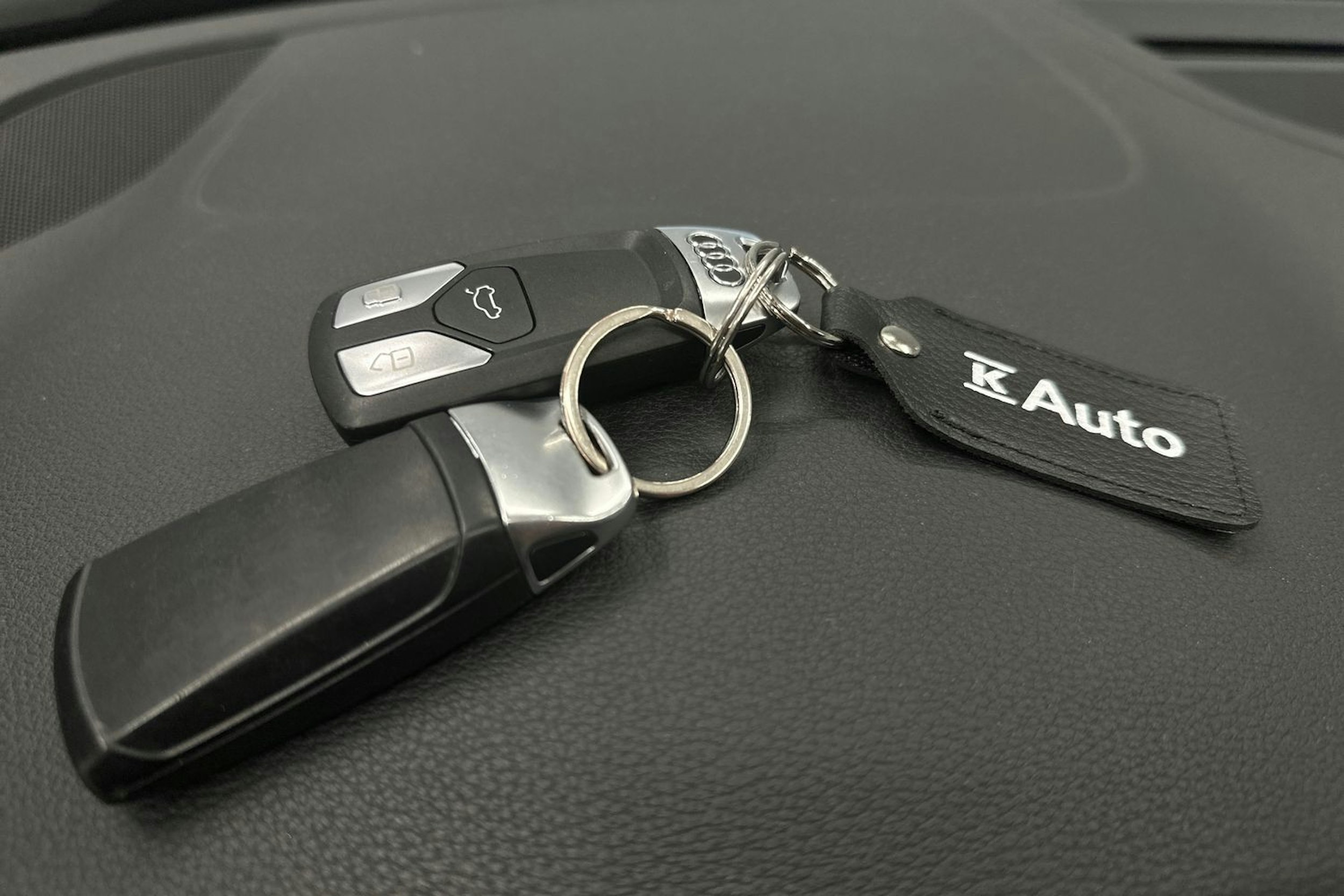 valkoinen Audi A4 2017 kuva 29.