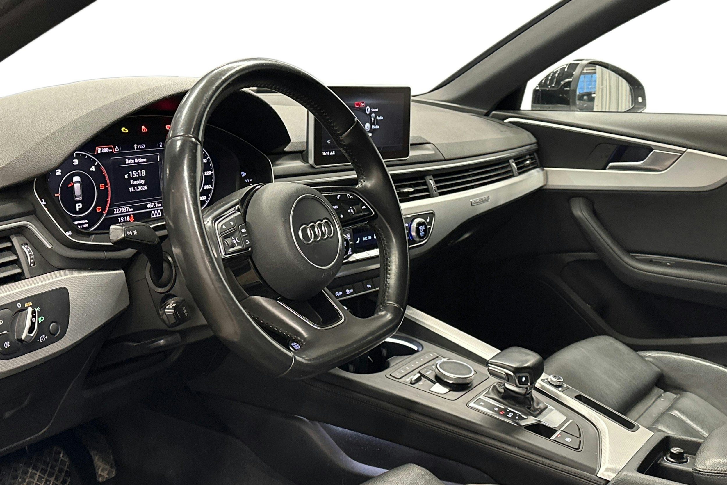 Musta Audi A4 2017 kuva 6.