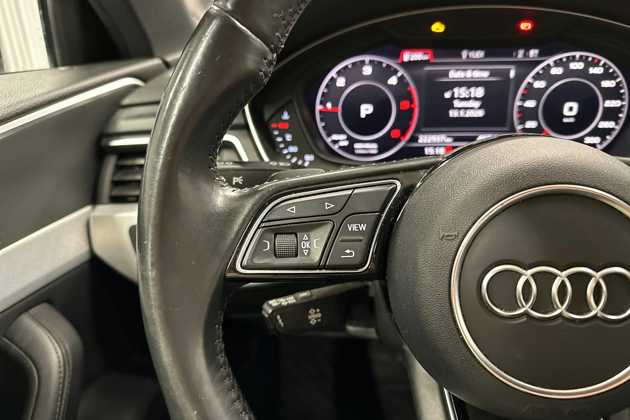 Musta Audi A4 2017 kuva 11.