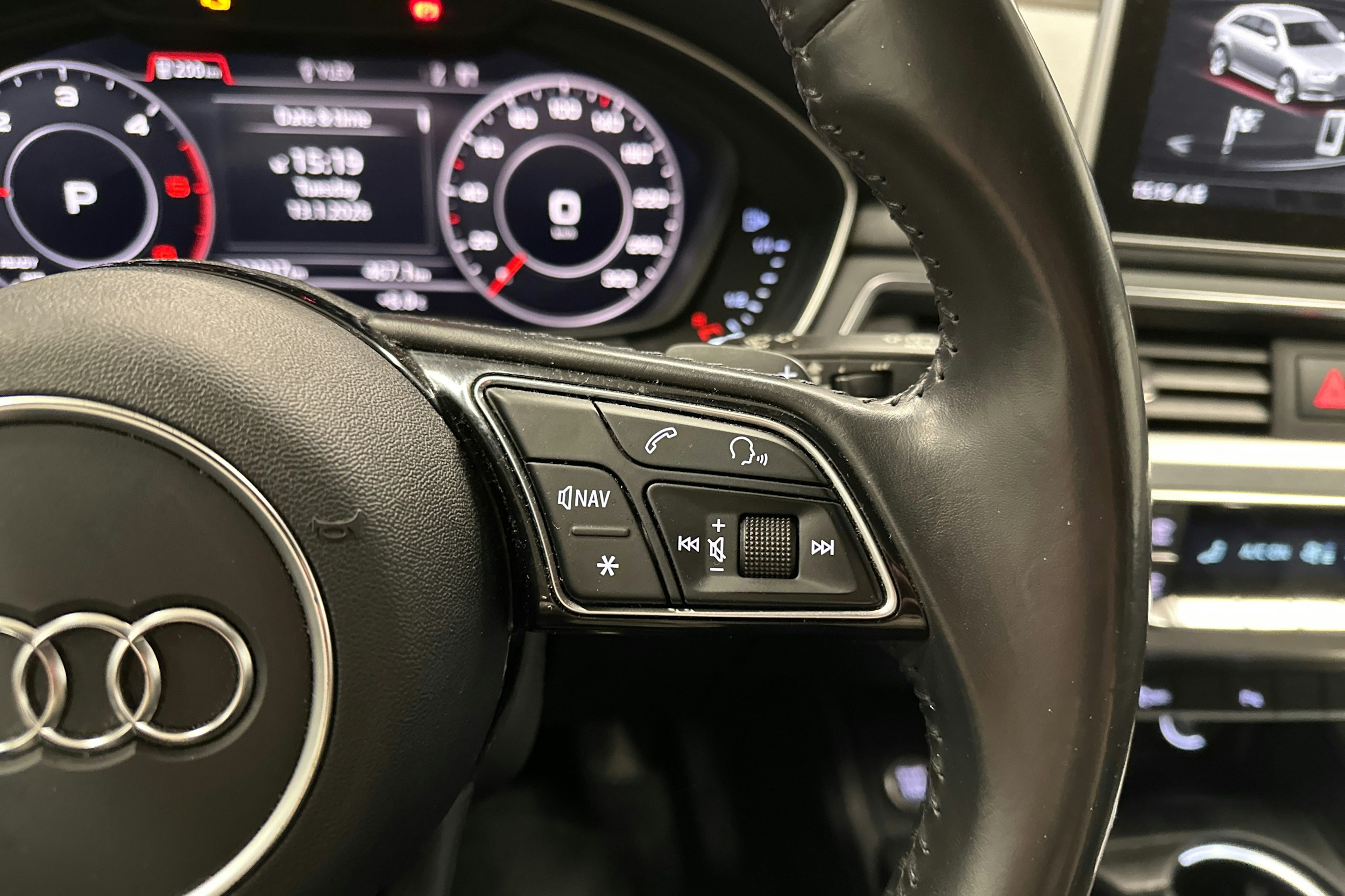 Musta Audi A4 2017 kuva 12.