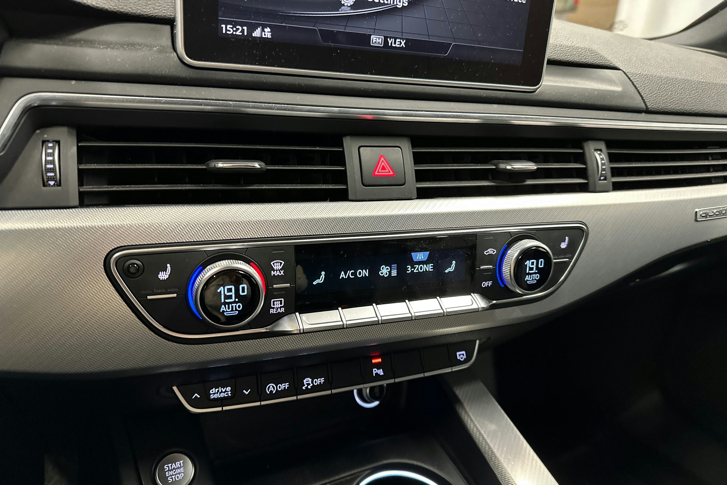 Musta Audi A4 2017 kuva 24.