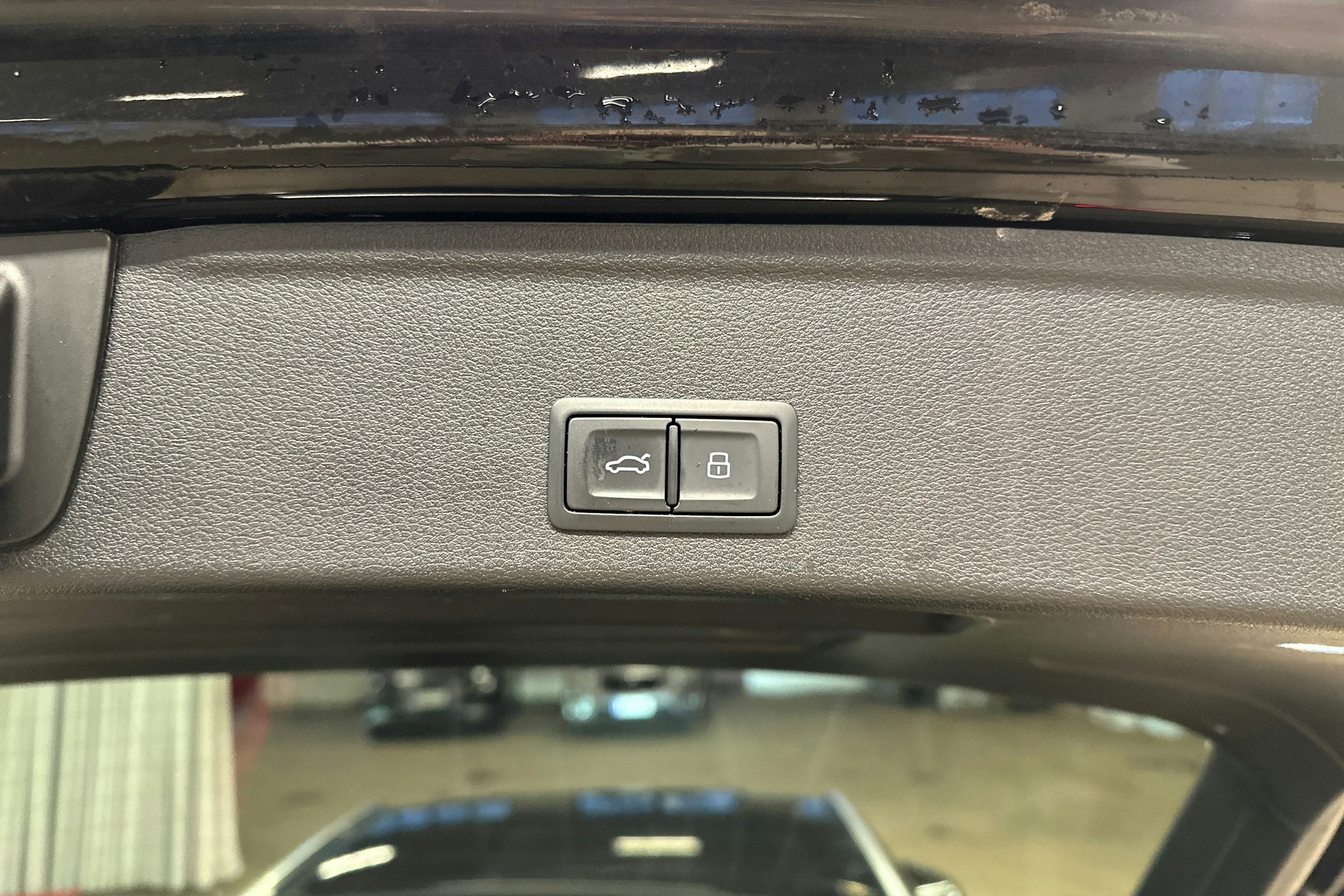 Musta Audi A4 2017 kuva 28.