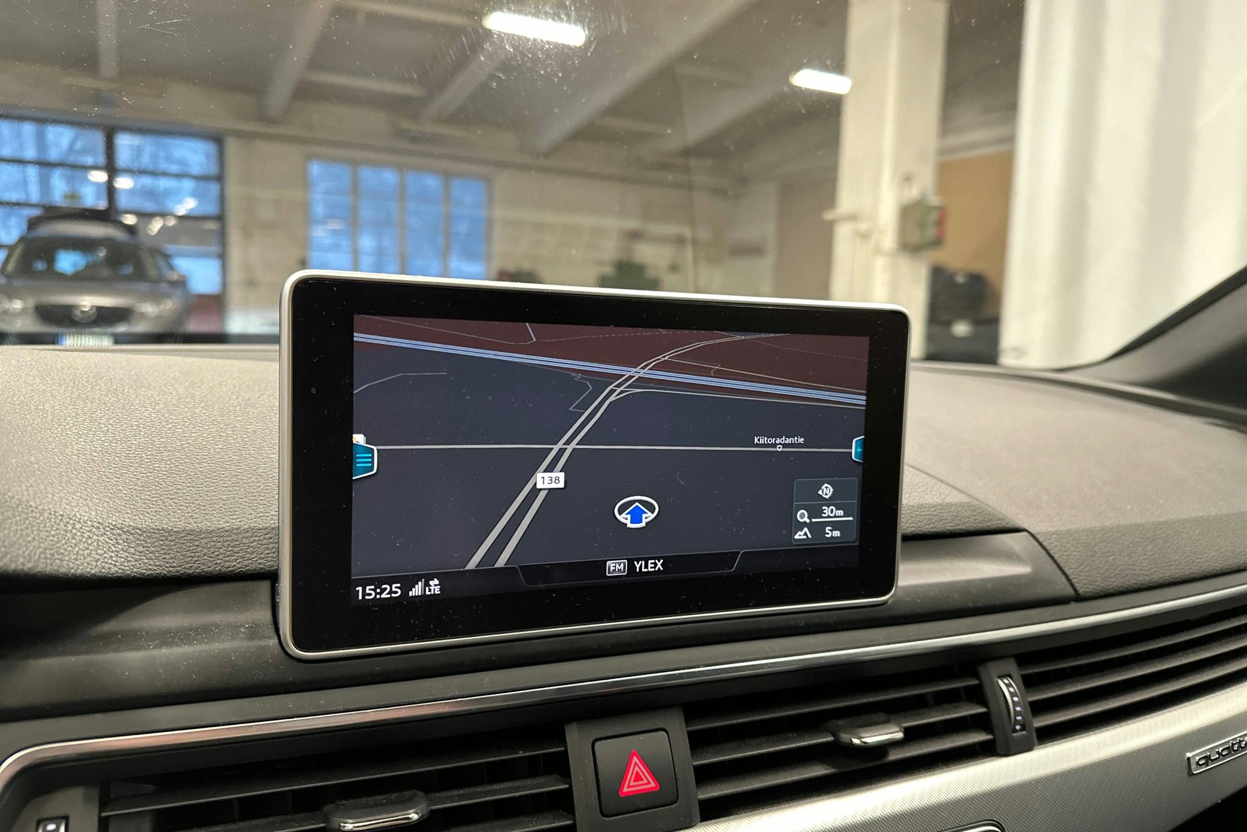 Musta Audi A4 2017 kuva 43.