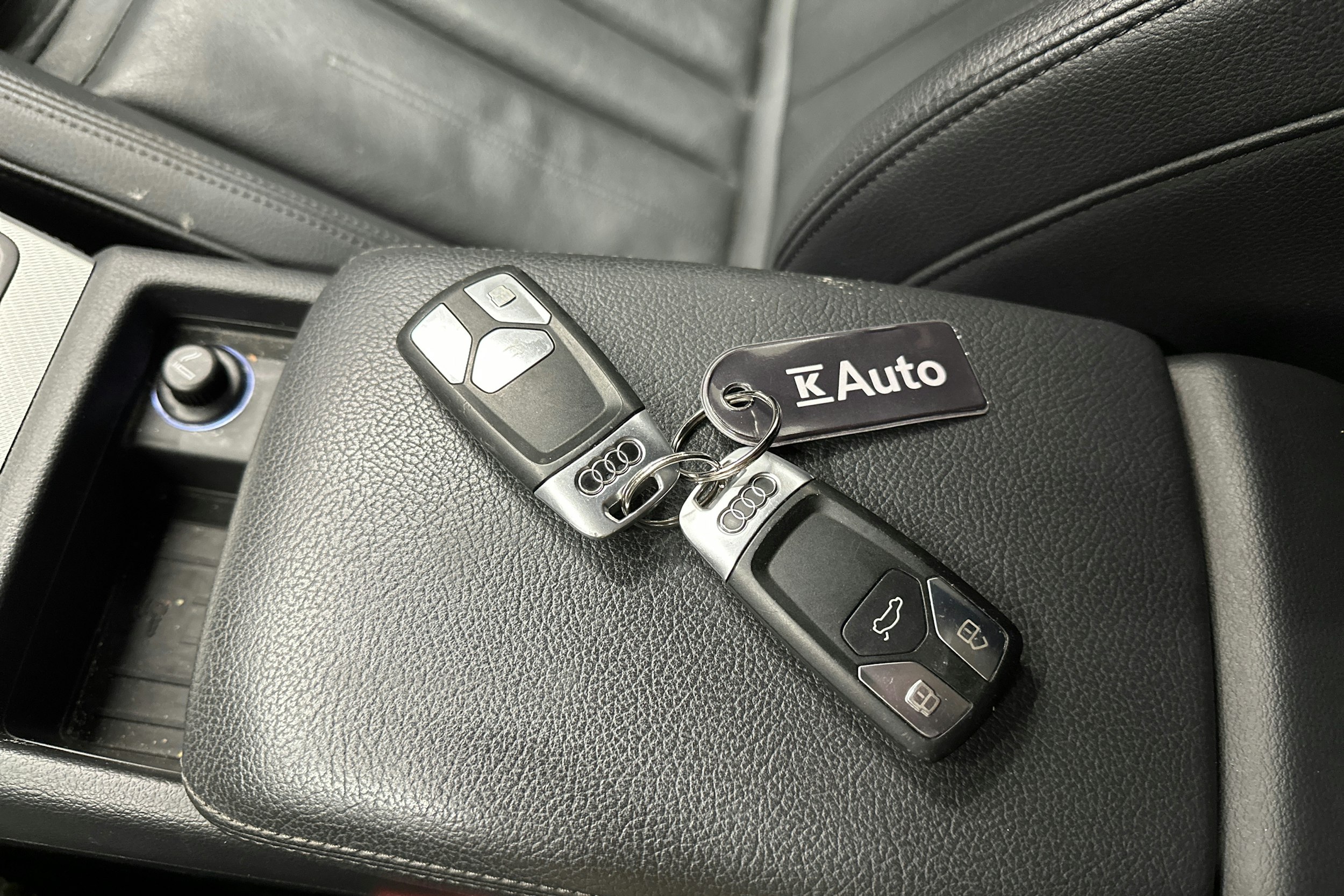 Musta Audi A4 2017 kuva 44.