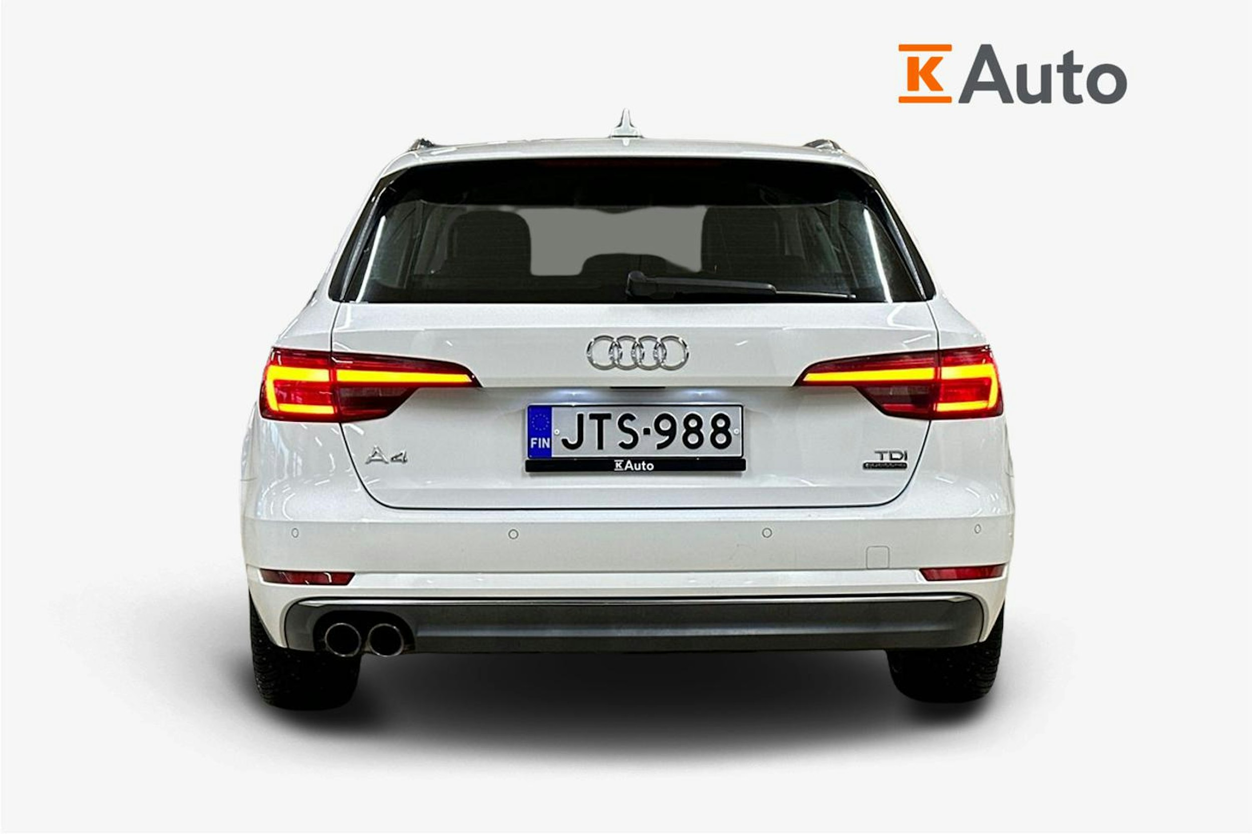 valkoinen Audi A4 2017 kuva 3.