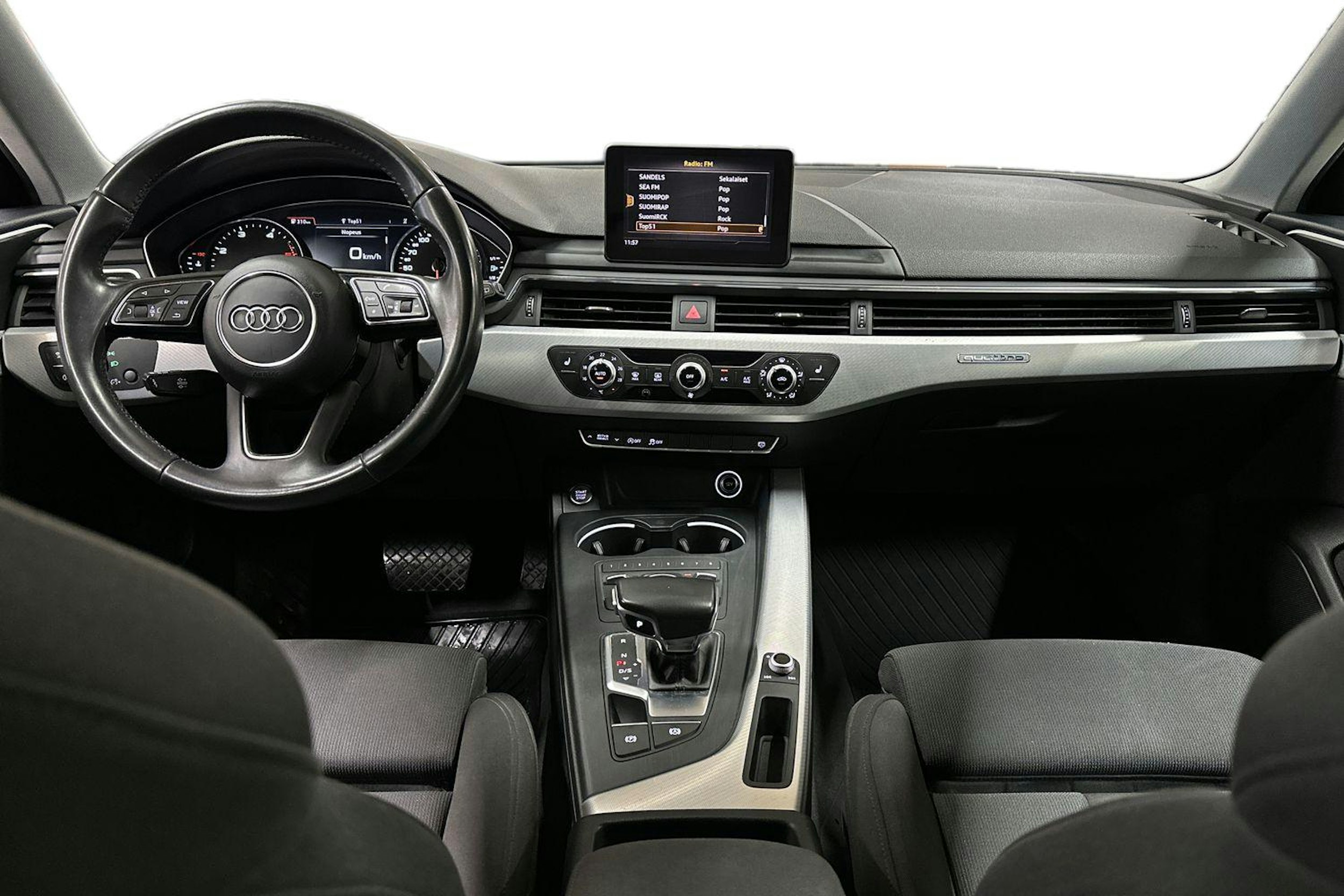 valkoinen Audi A4 2017 kuva 7.