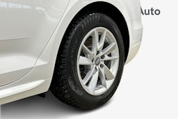 valkoinen Audi A4 2017 kuva 9.