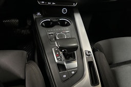 valkoinen Audi A4 2017 kuva 16.