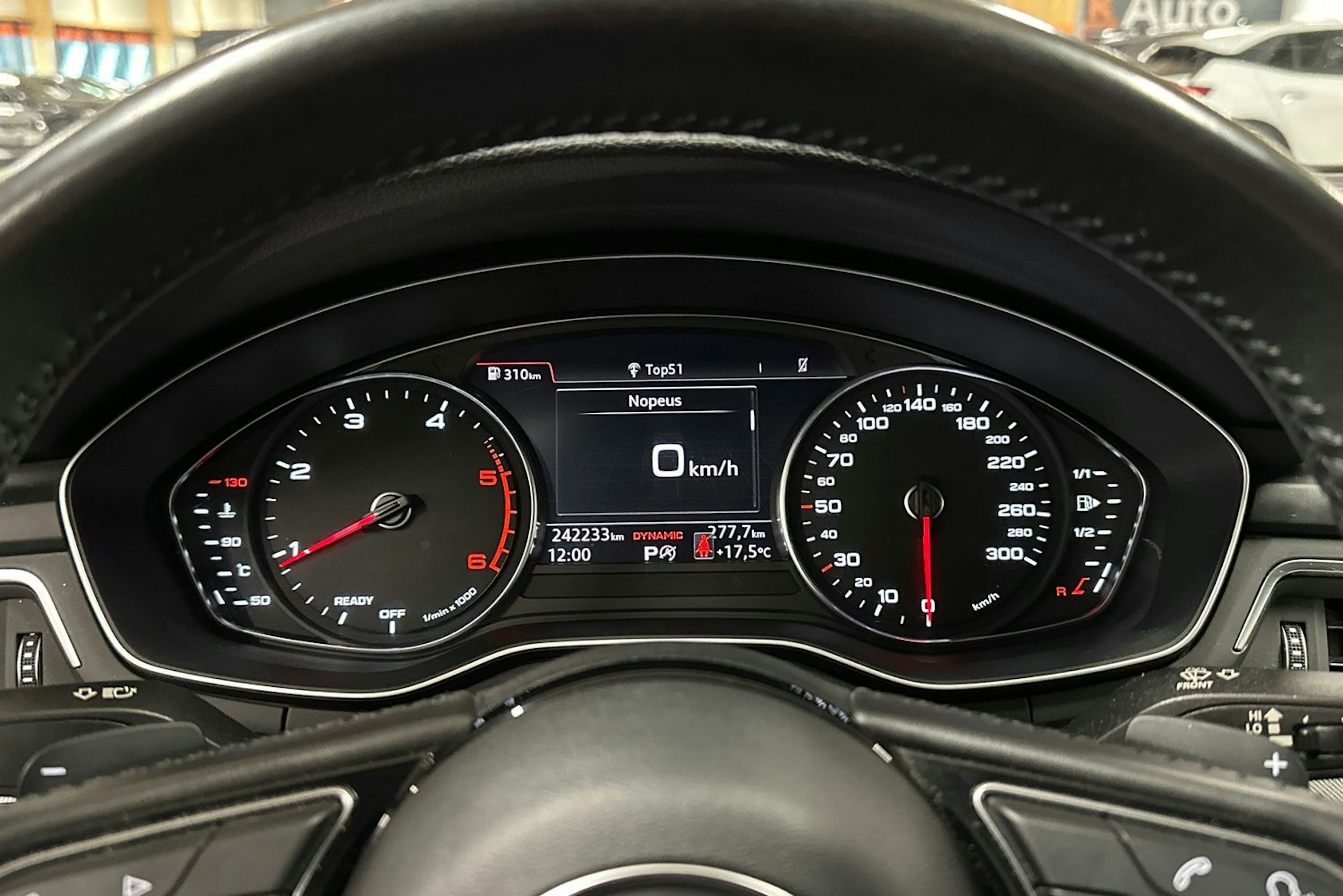 valkoinen Audi A4 2017 kuva 18.