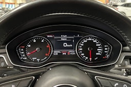 valkoinen Audi A4 2017 kuva 18.