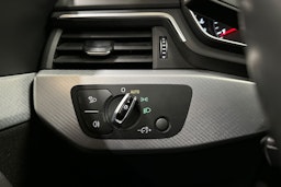 valkoinen Audi A4 2017 kuva 23.