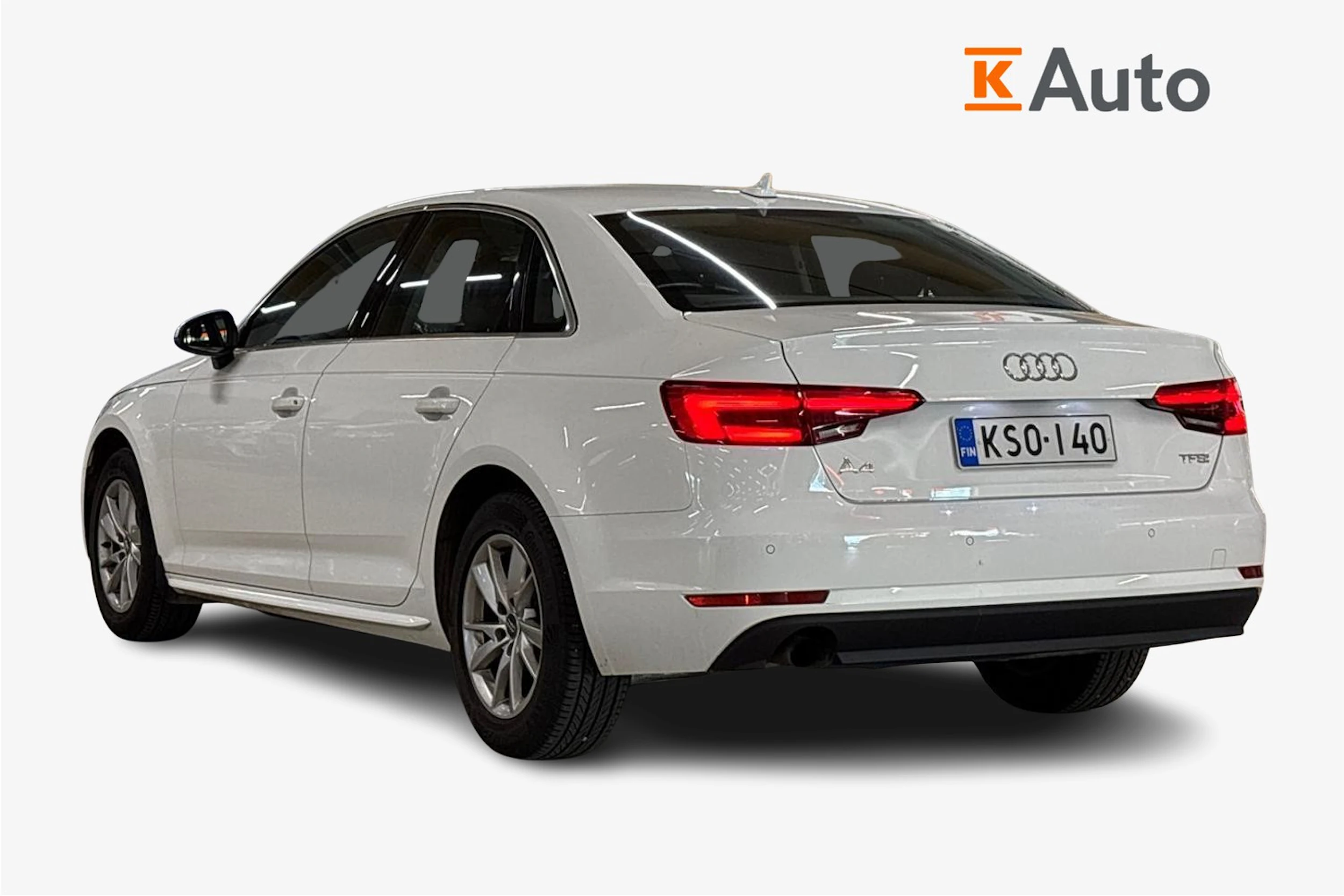valkoinen Audi A4 2017 kuva 2.
