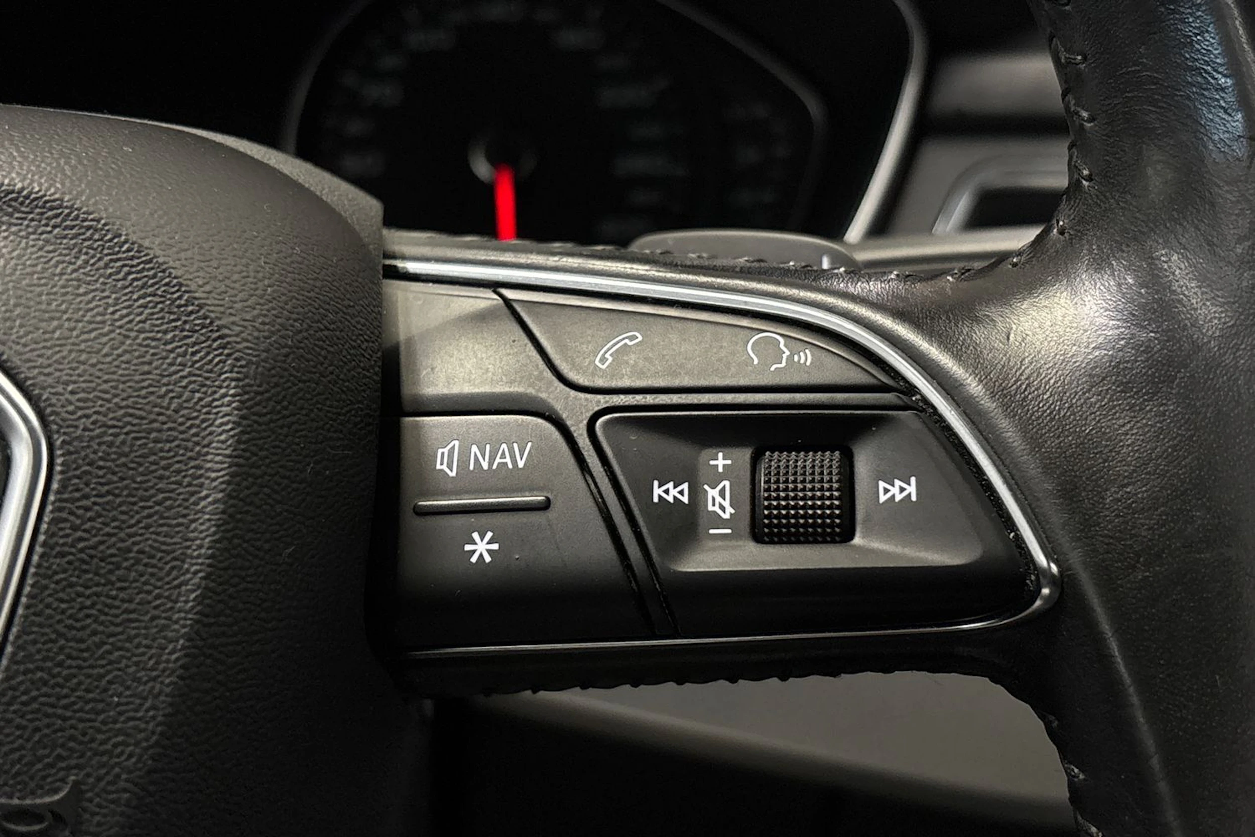 valkoinen Audi A4 2017 kuva 15.
