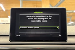 valkoinen Audi A4 2017 kuva 17.