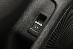 valkoinen Audi A4 2017 kuva 22.