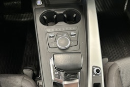 Valkoinen Audi A4 2017 kuva 20.