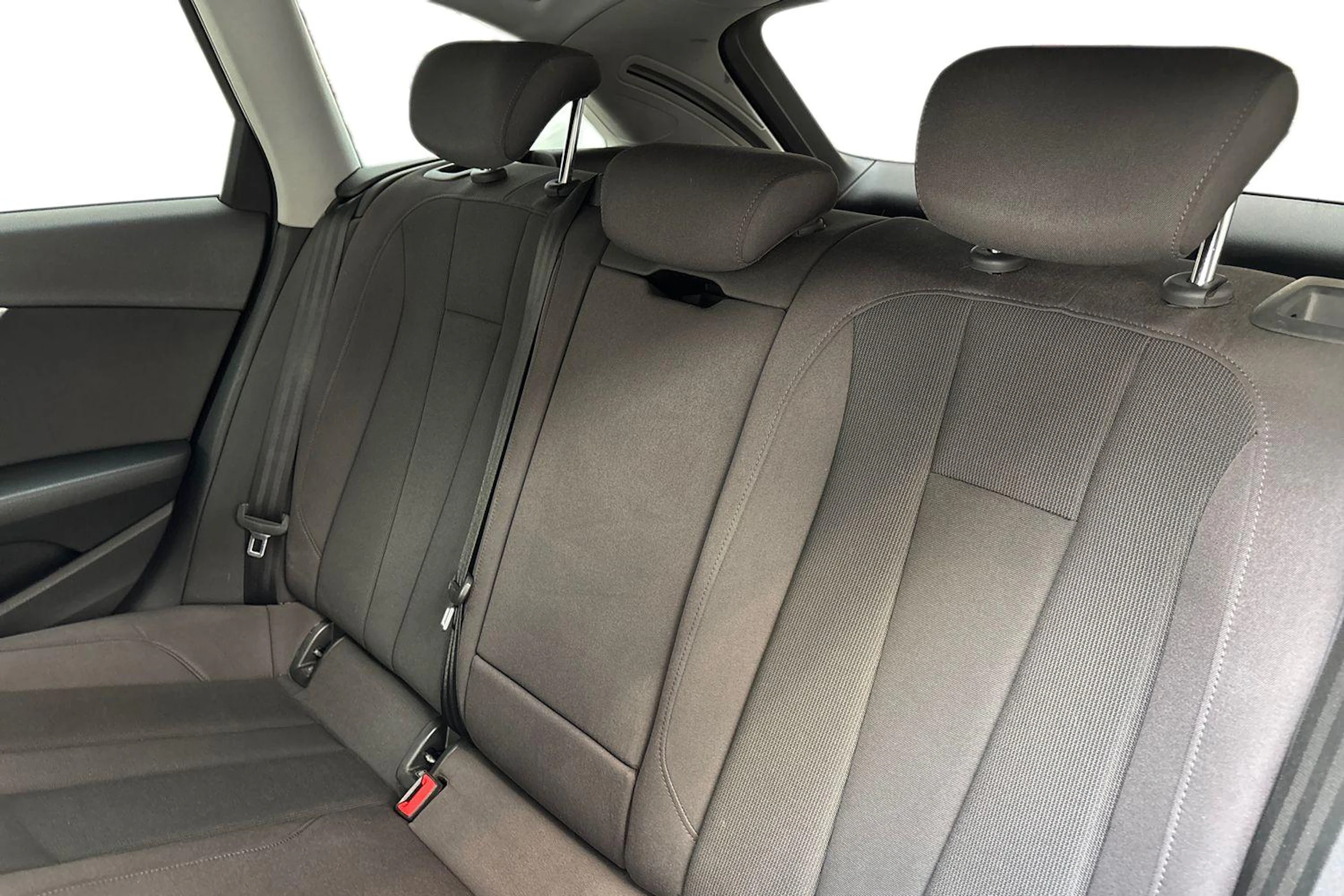 musta Audi A4 2017 kuva 8.