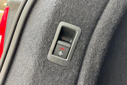 musta Audi A4 2017 kuva 14.