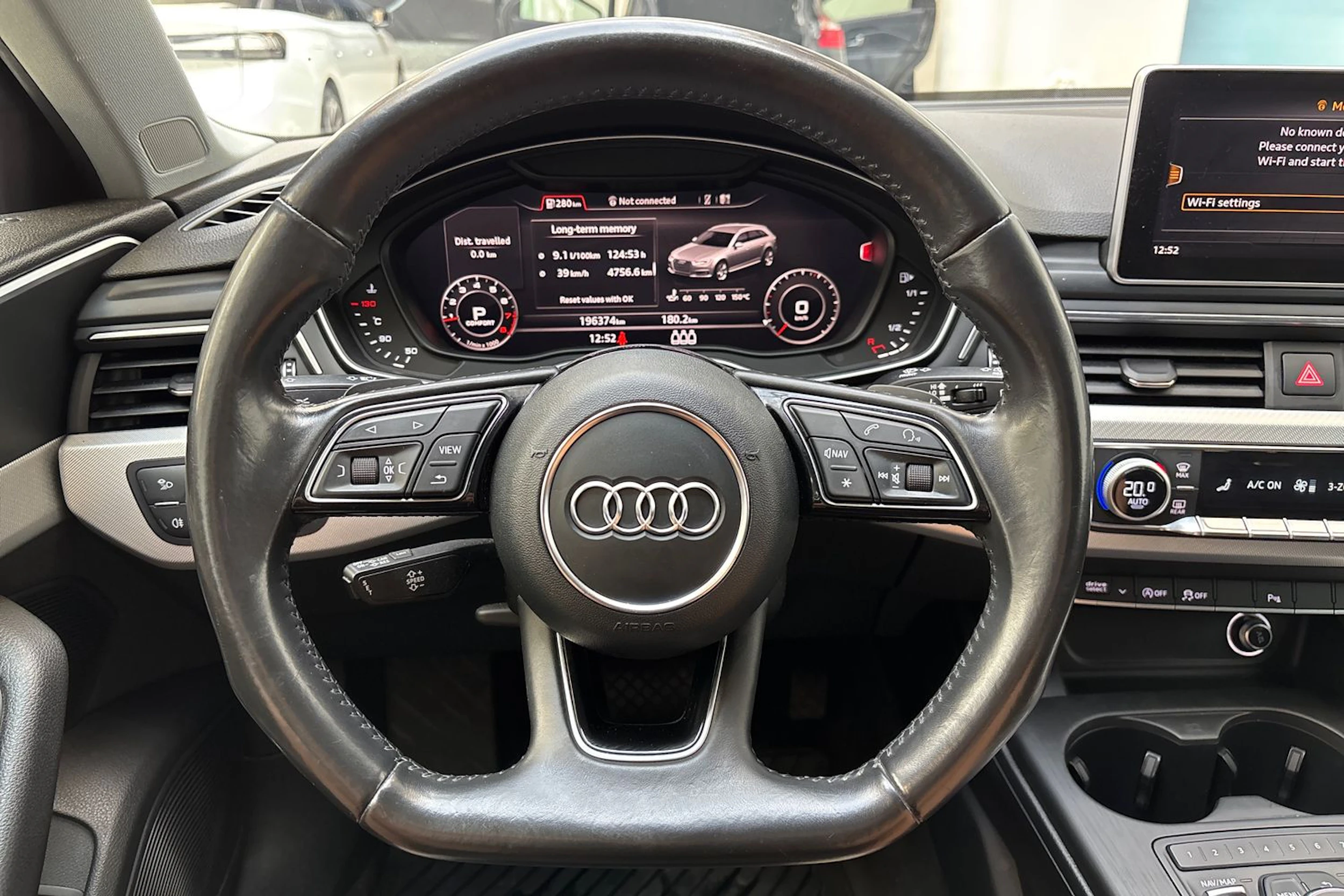 musta Audi A4 2017 kuva 19.