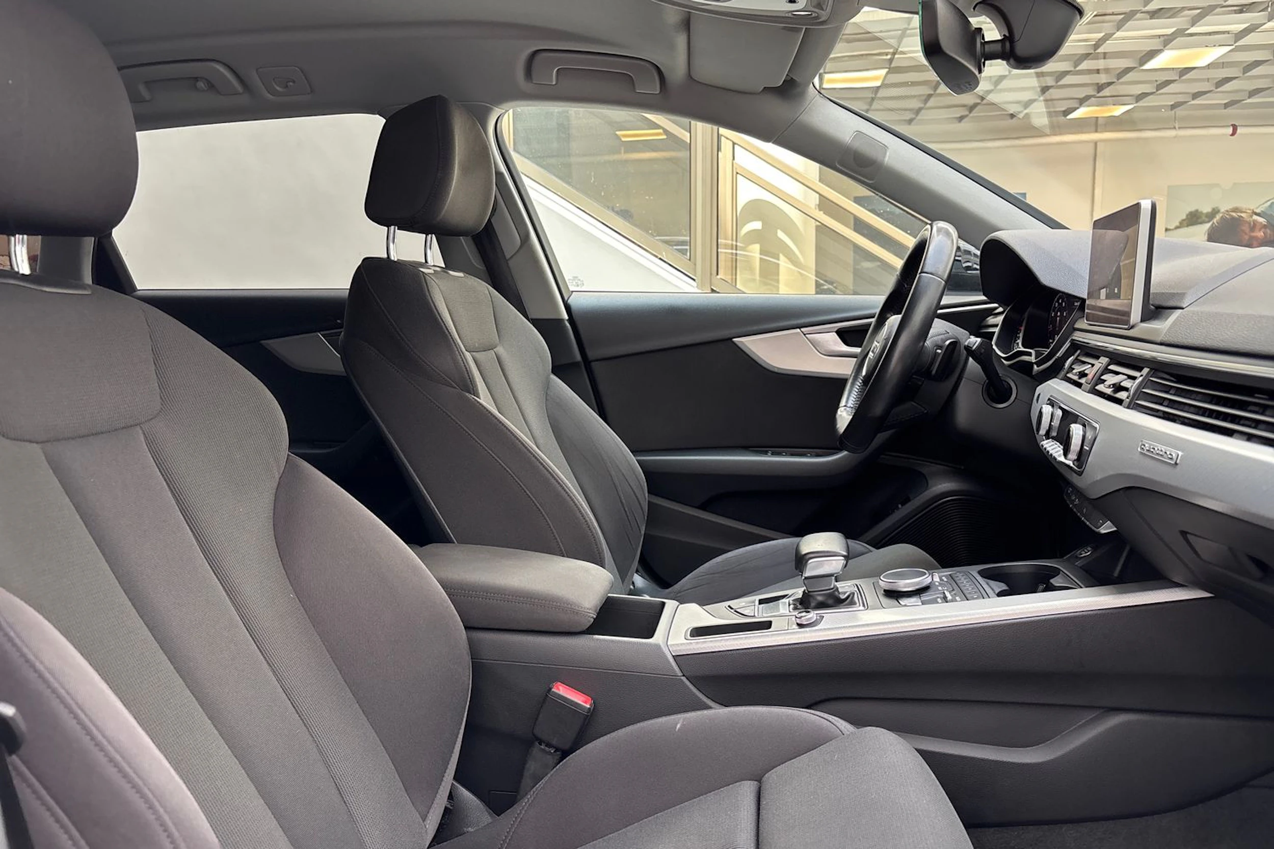 musta Audi A4 2017 kuva 28.