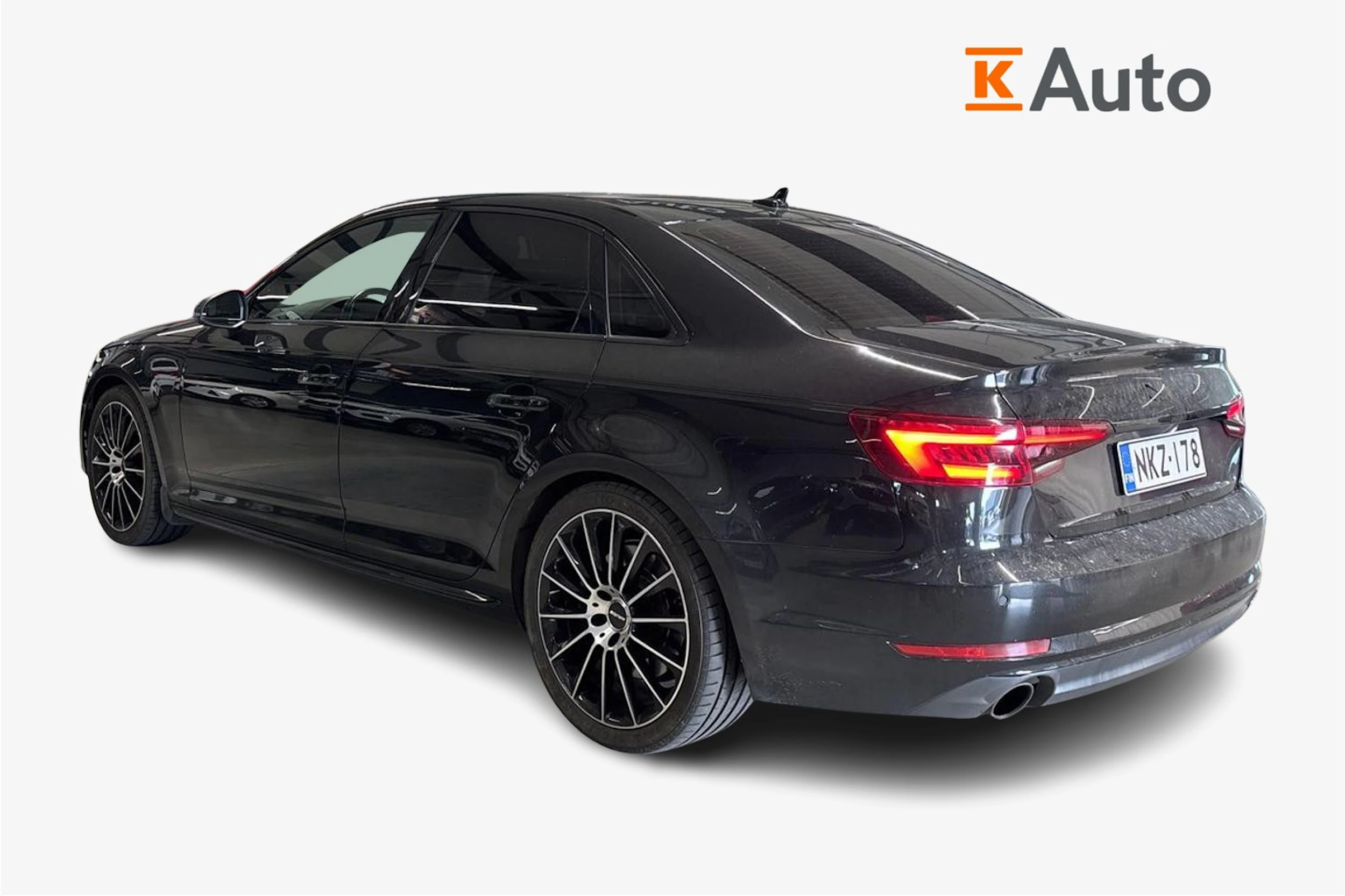 musta Audi A4 2017 kuva 2.