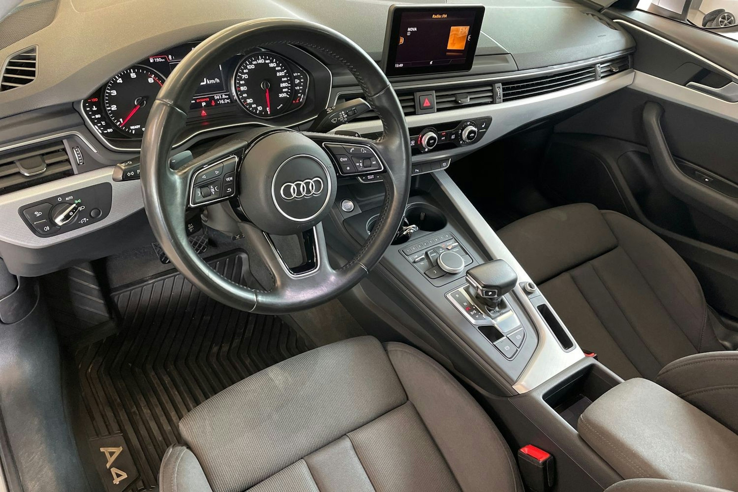 Hopea Audi A4 2017 kuva 7.