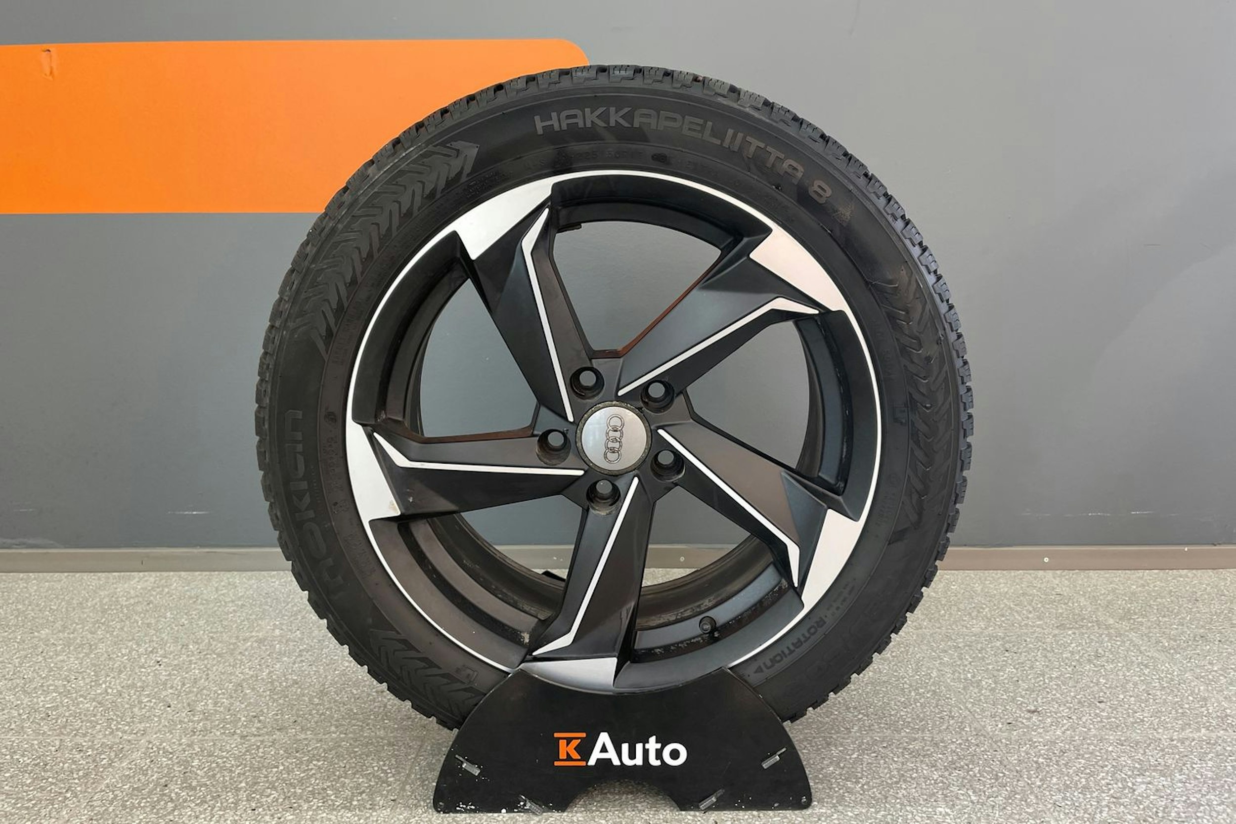Hopea Audi A4 2017 kuva 13.