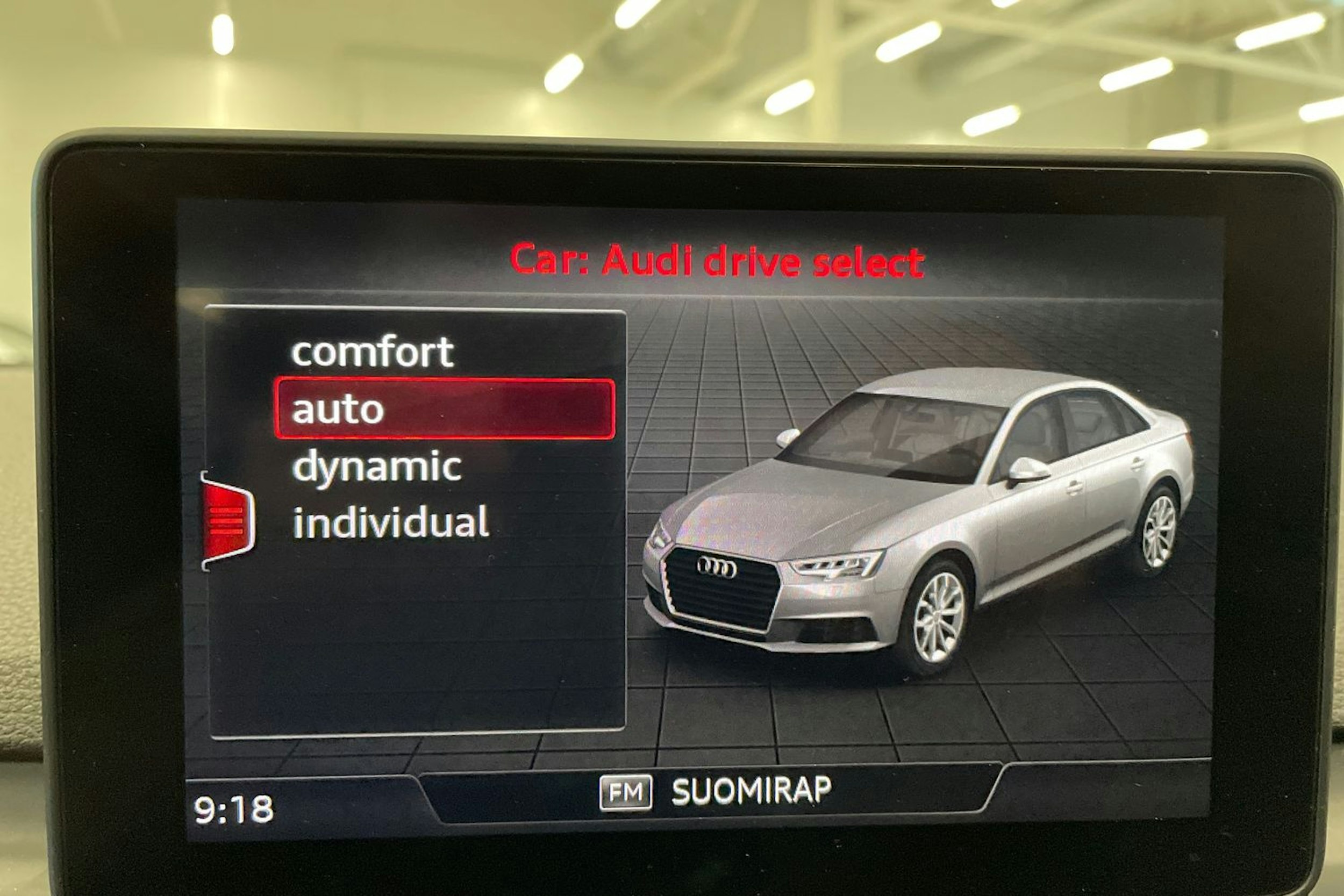 musta Audi A4 2018 kuva 24.