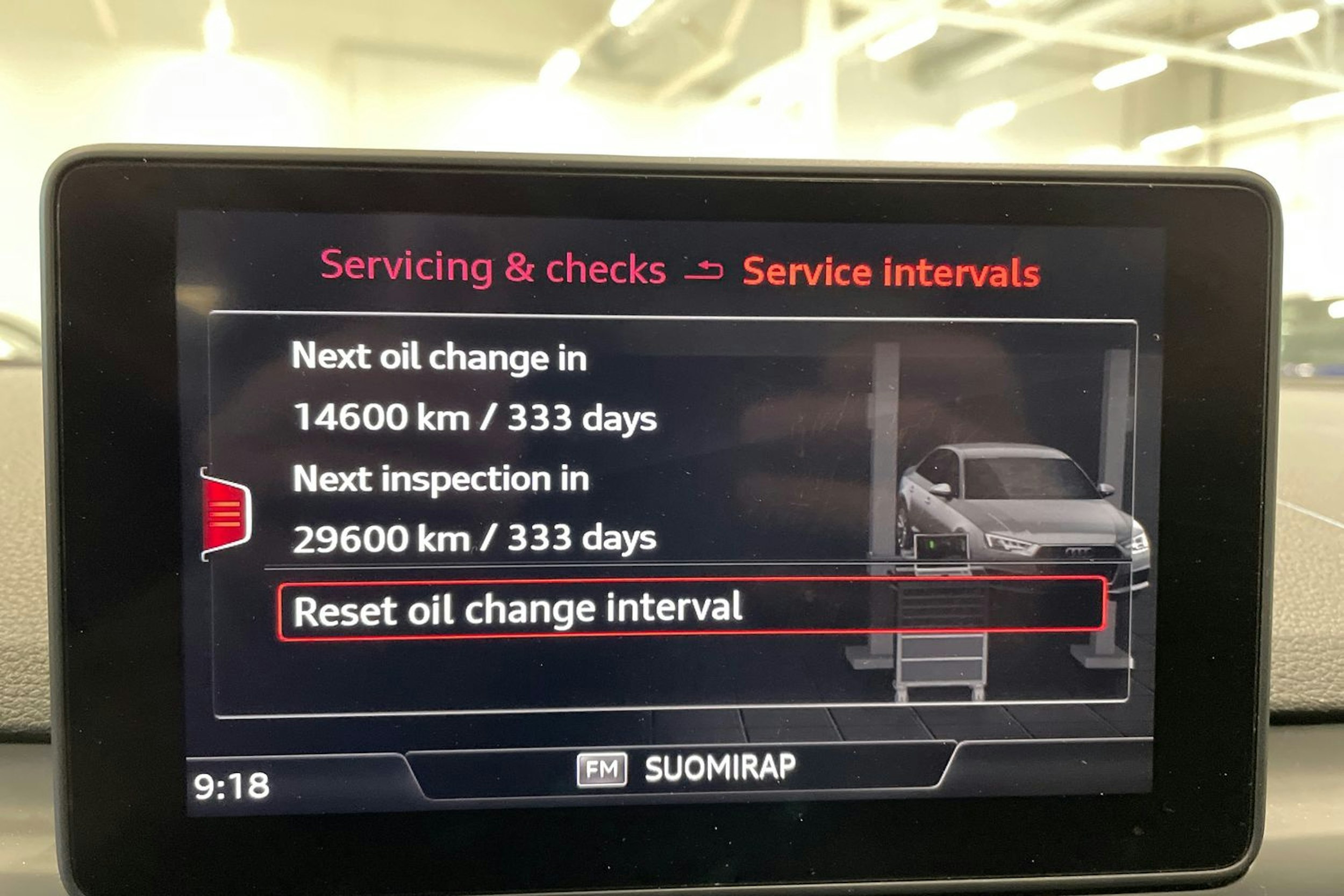 musta Audi A4 2018 kuva 25.