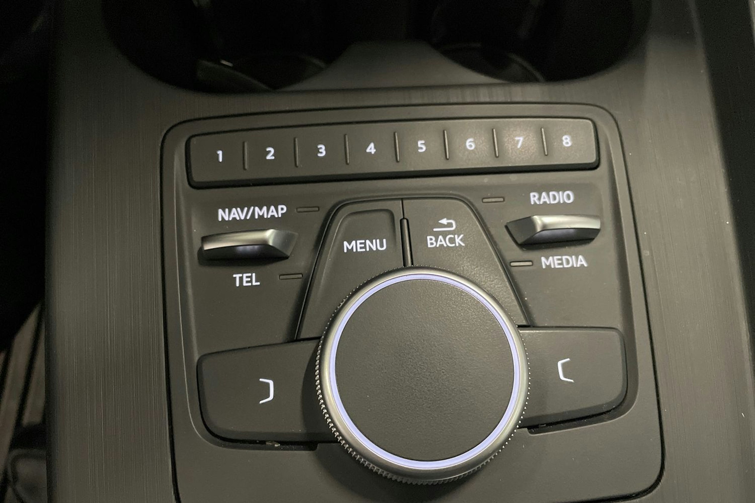 musta Audi A4 2018 kuva 27.