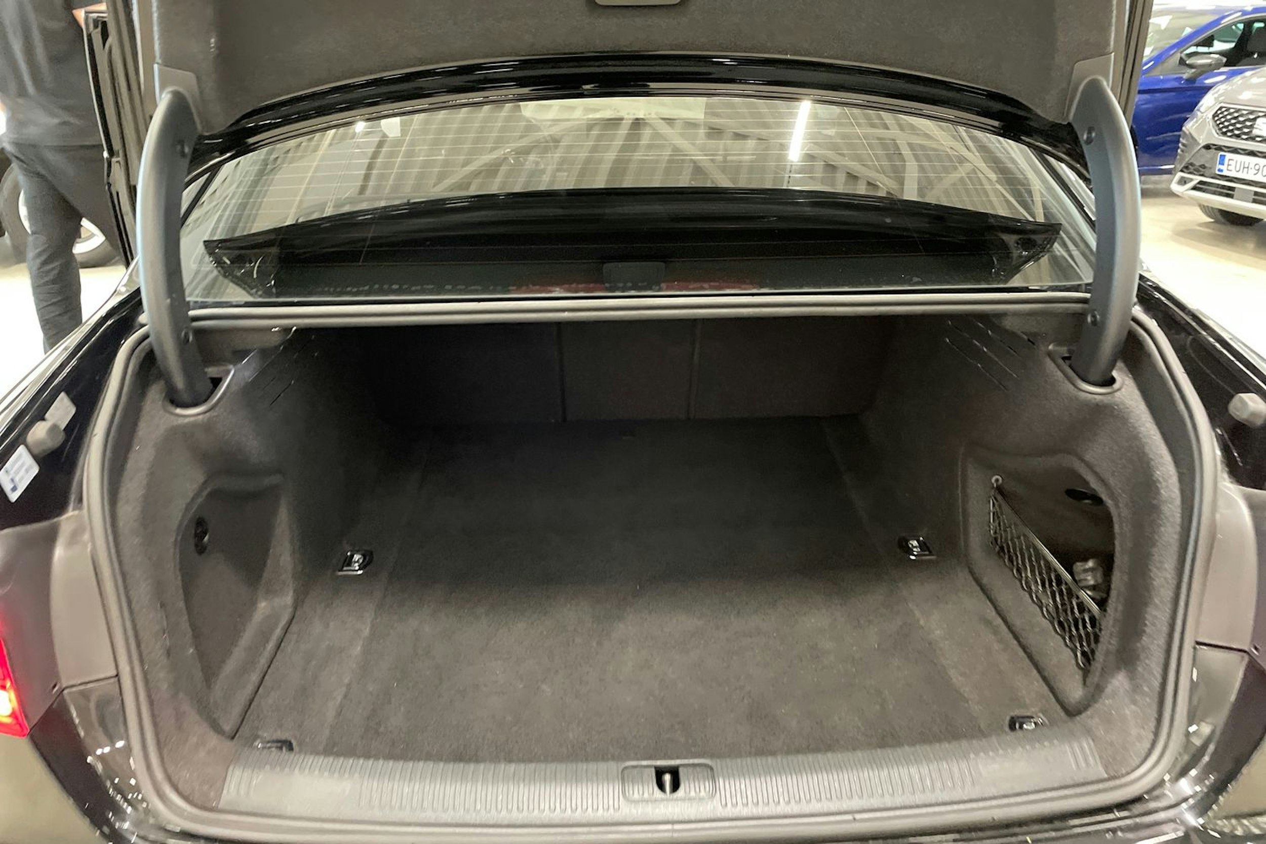 musta Audi A4 2018 kuva 33.