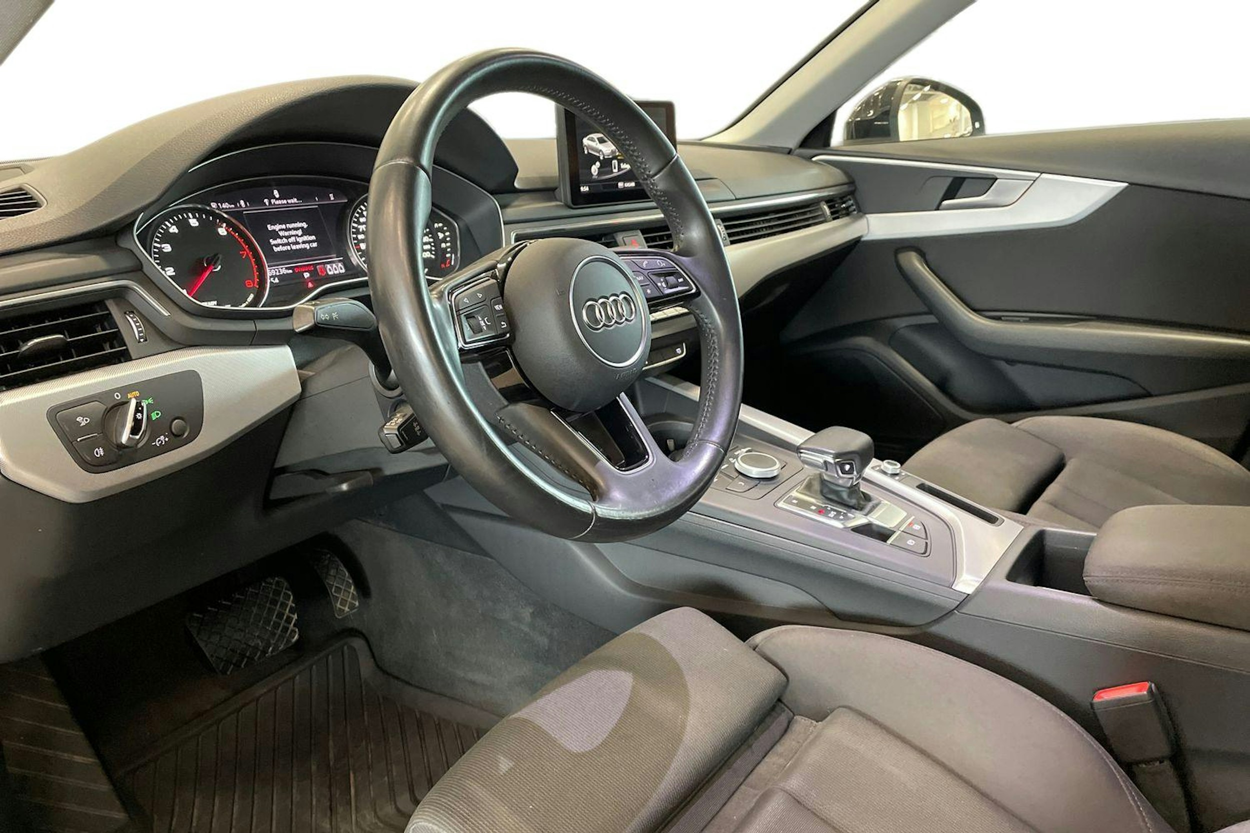 musta Audi A4 2017 kuva 7.