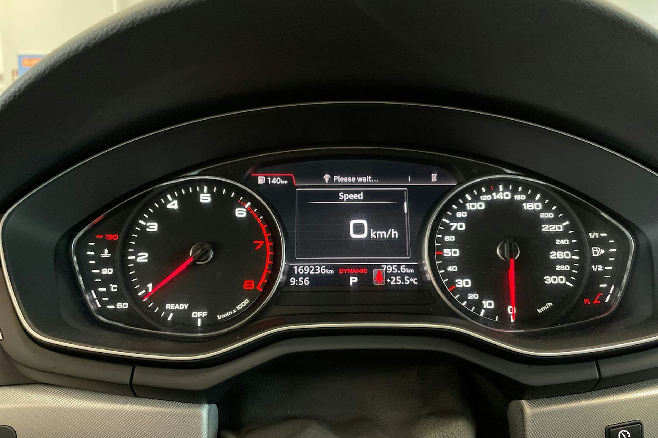 musta Audi A4 2017 kuva 19.