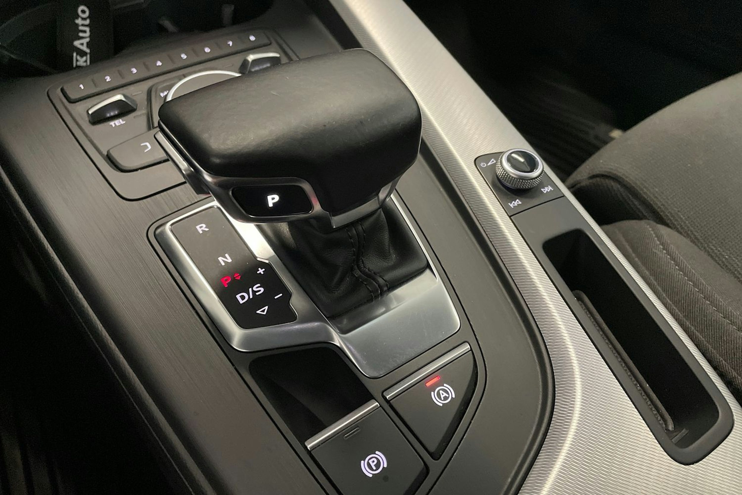 musta Audi A4 2017 kuva 27.