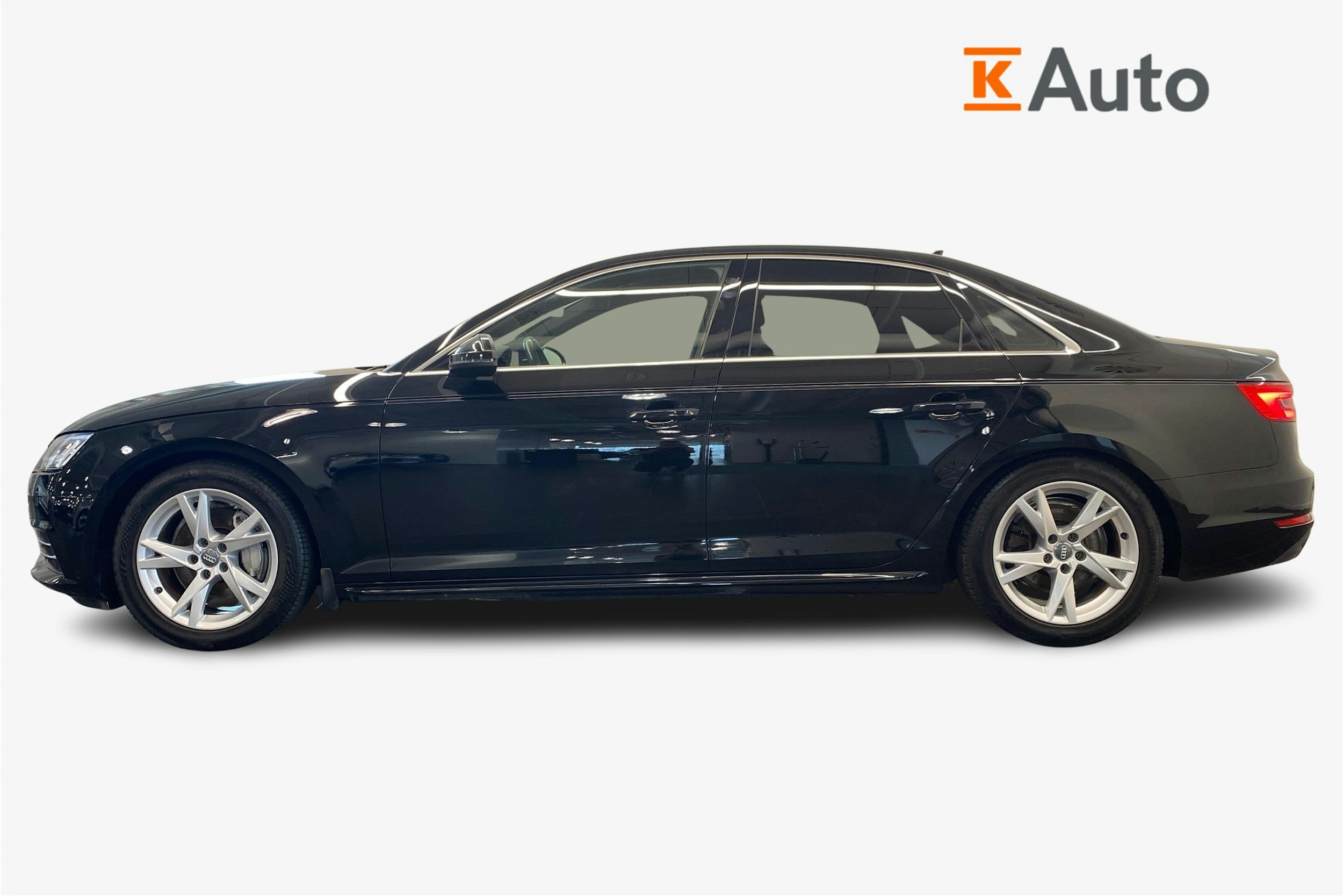 Musta Audi A4 2017 kuva 6.