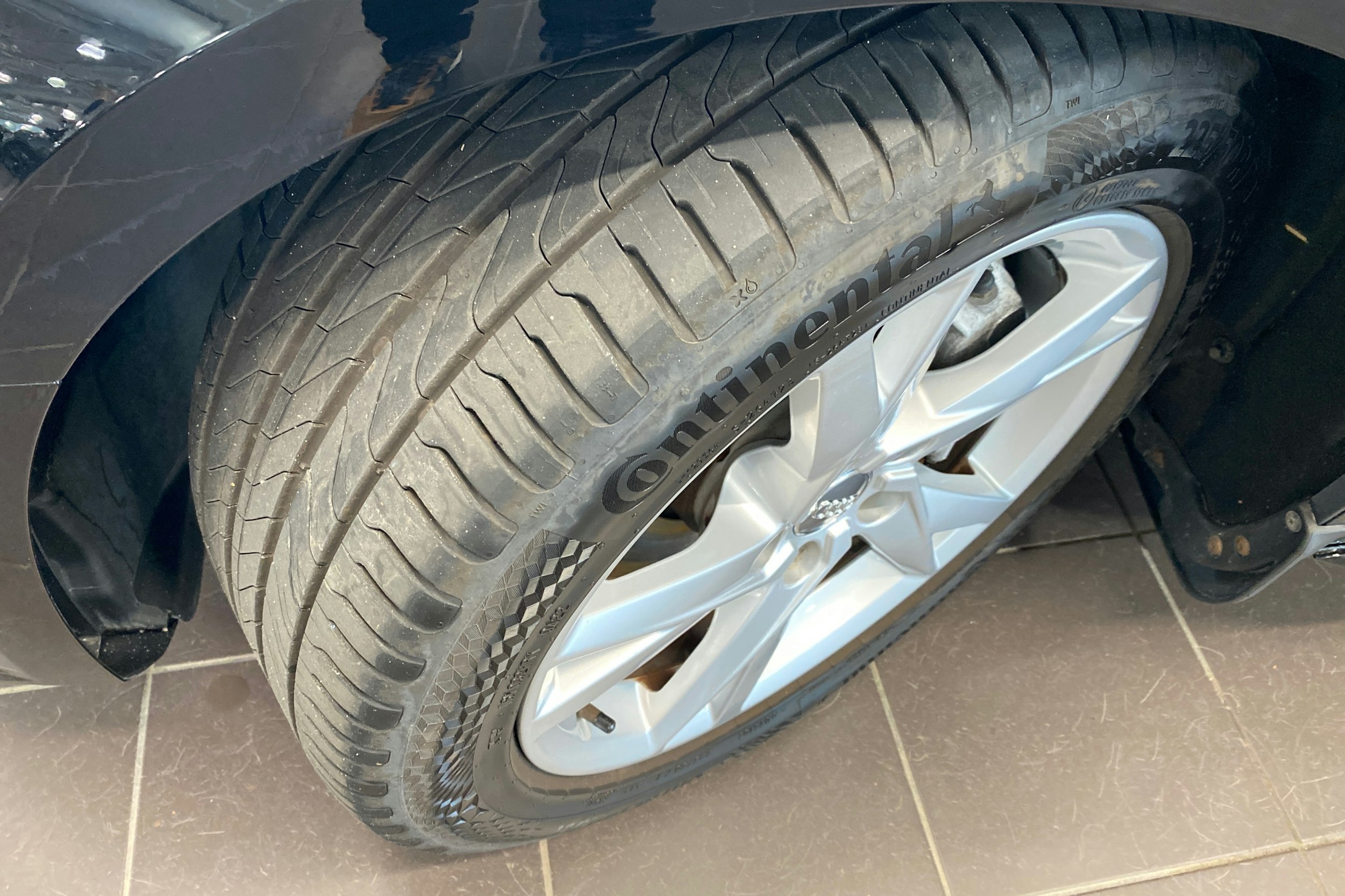 Musta Audi A4 2017 kuva 14.