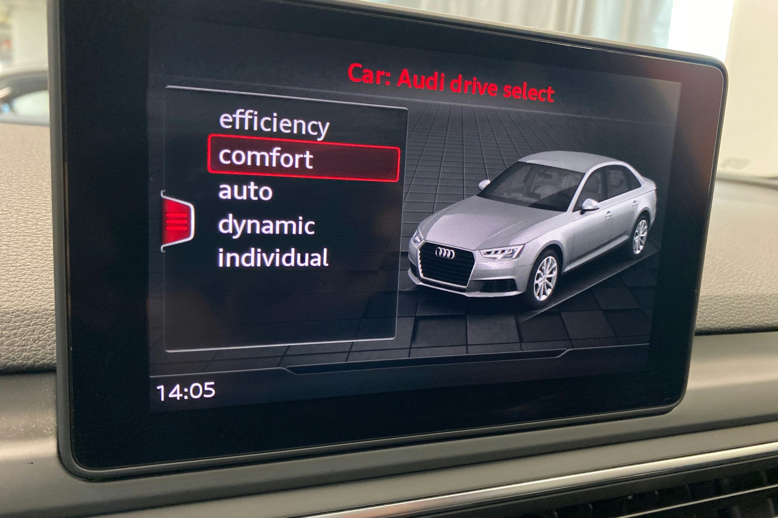 Musta Audi A4 2017 kuva 26.