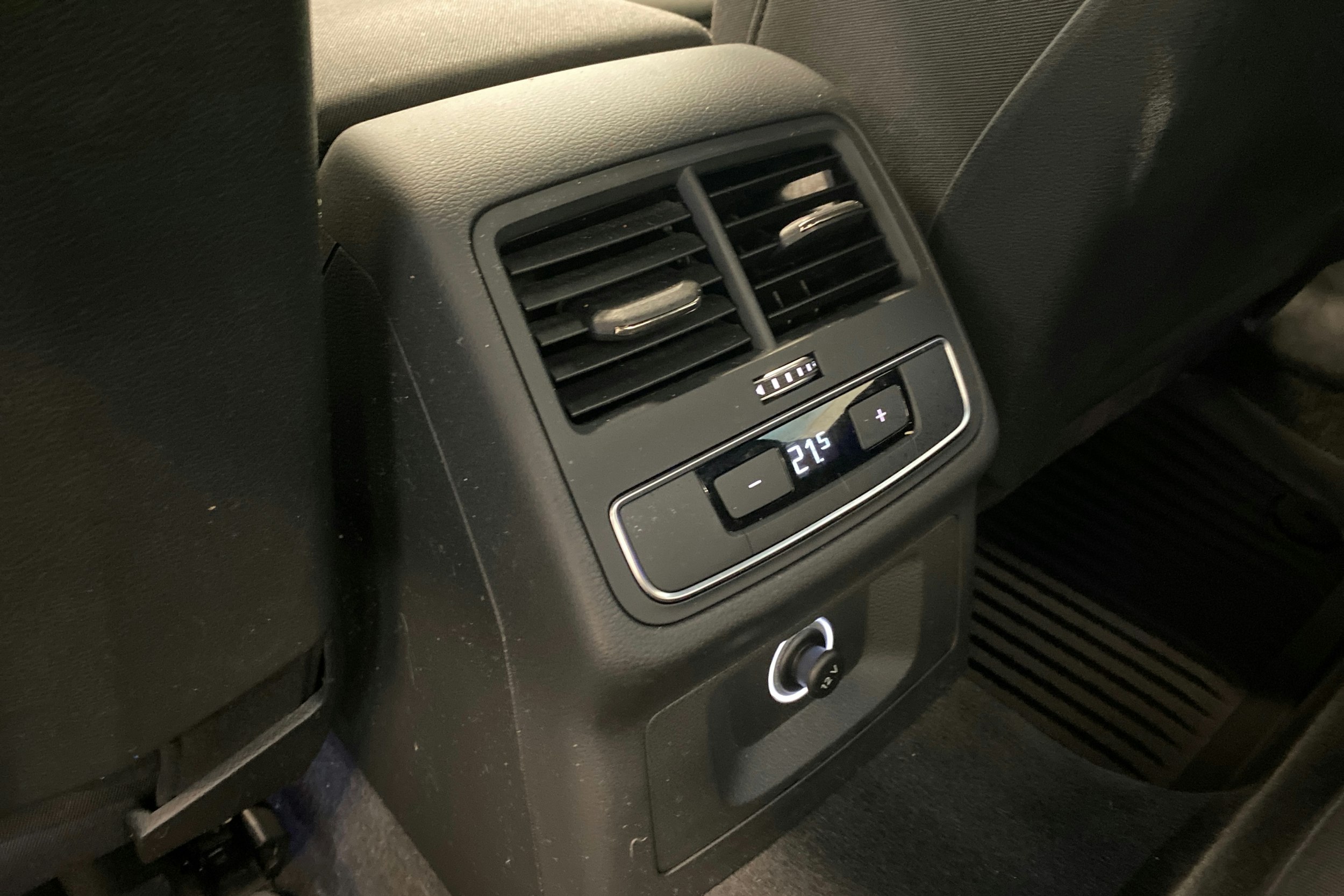 Musta Audi A4 2017 kuva 32.