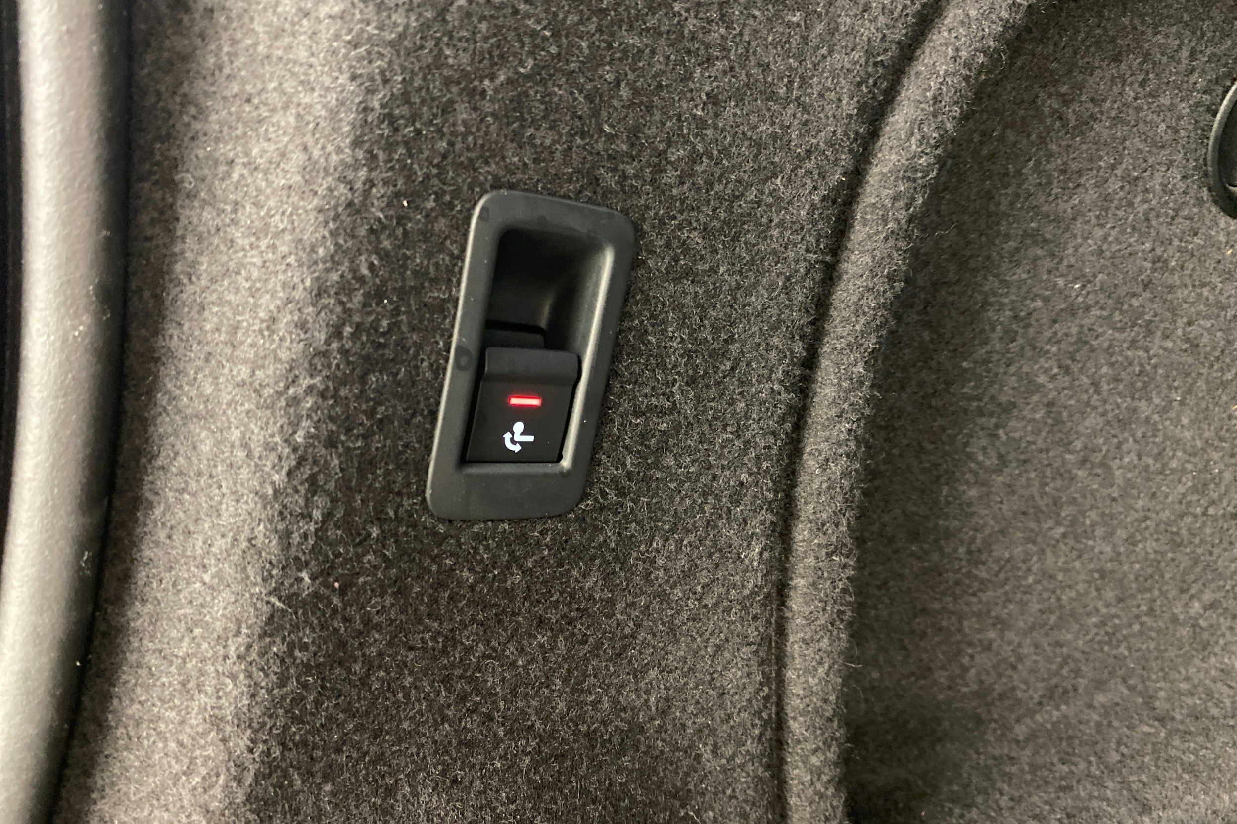 Musta Audi A4 2017 kuva 34.