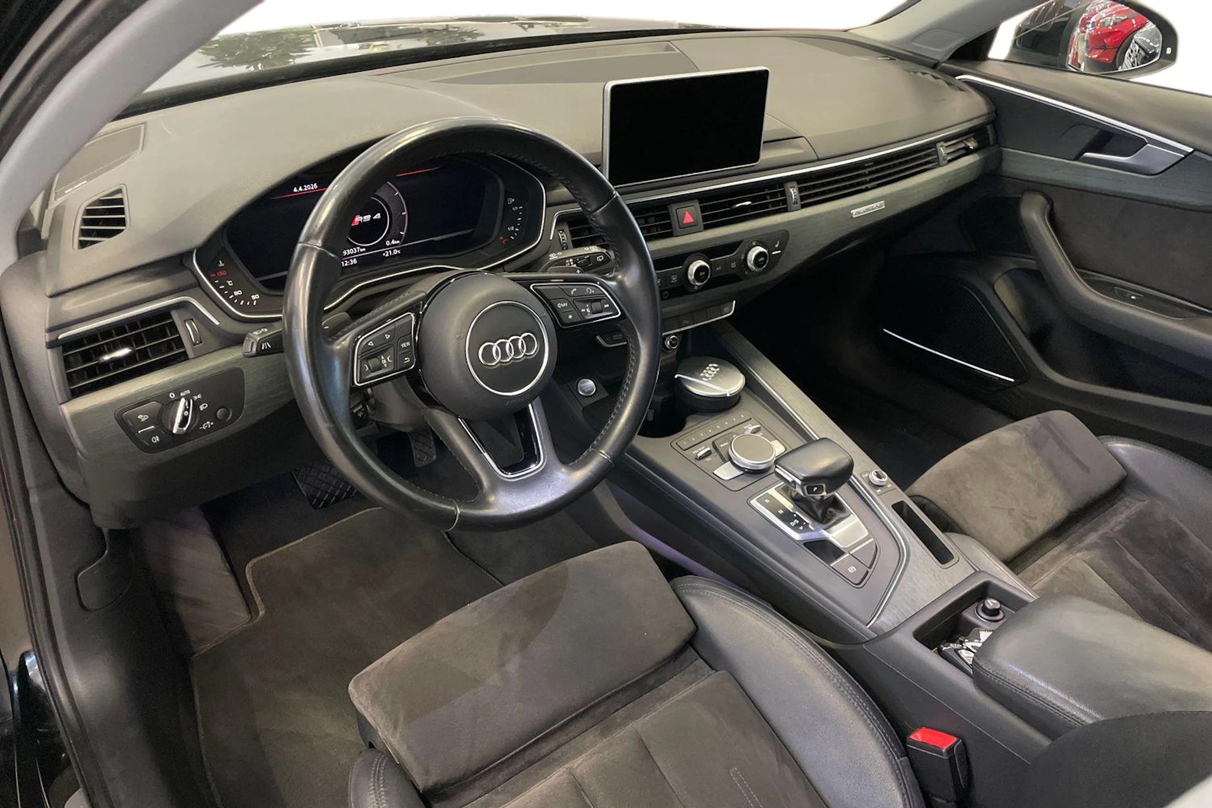 musta Audi A4 2017 kuva 6.