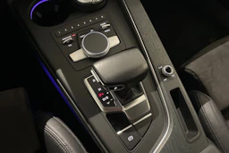 musta Audi A4 2017 kuva 14.