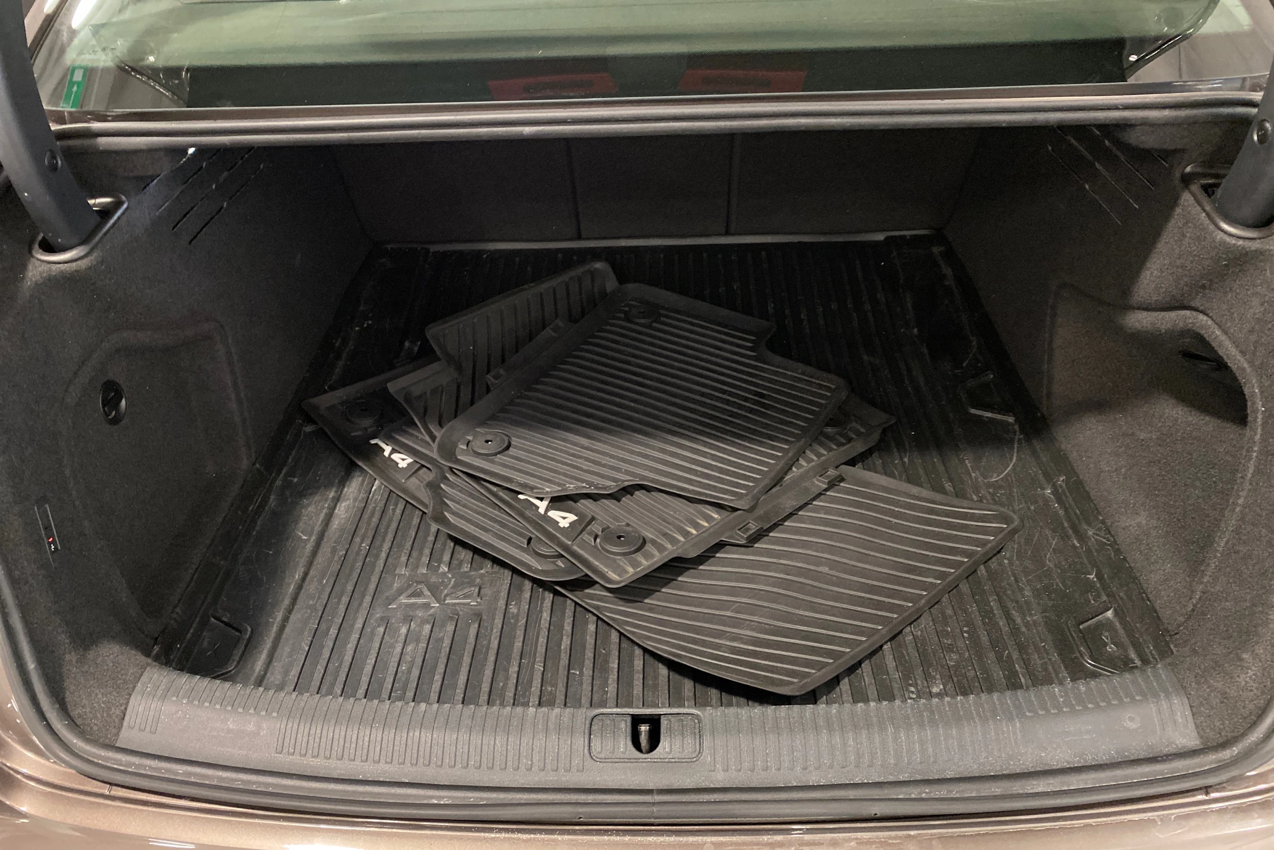 ruskea (beige) Audi A4 2017 kuva 12.